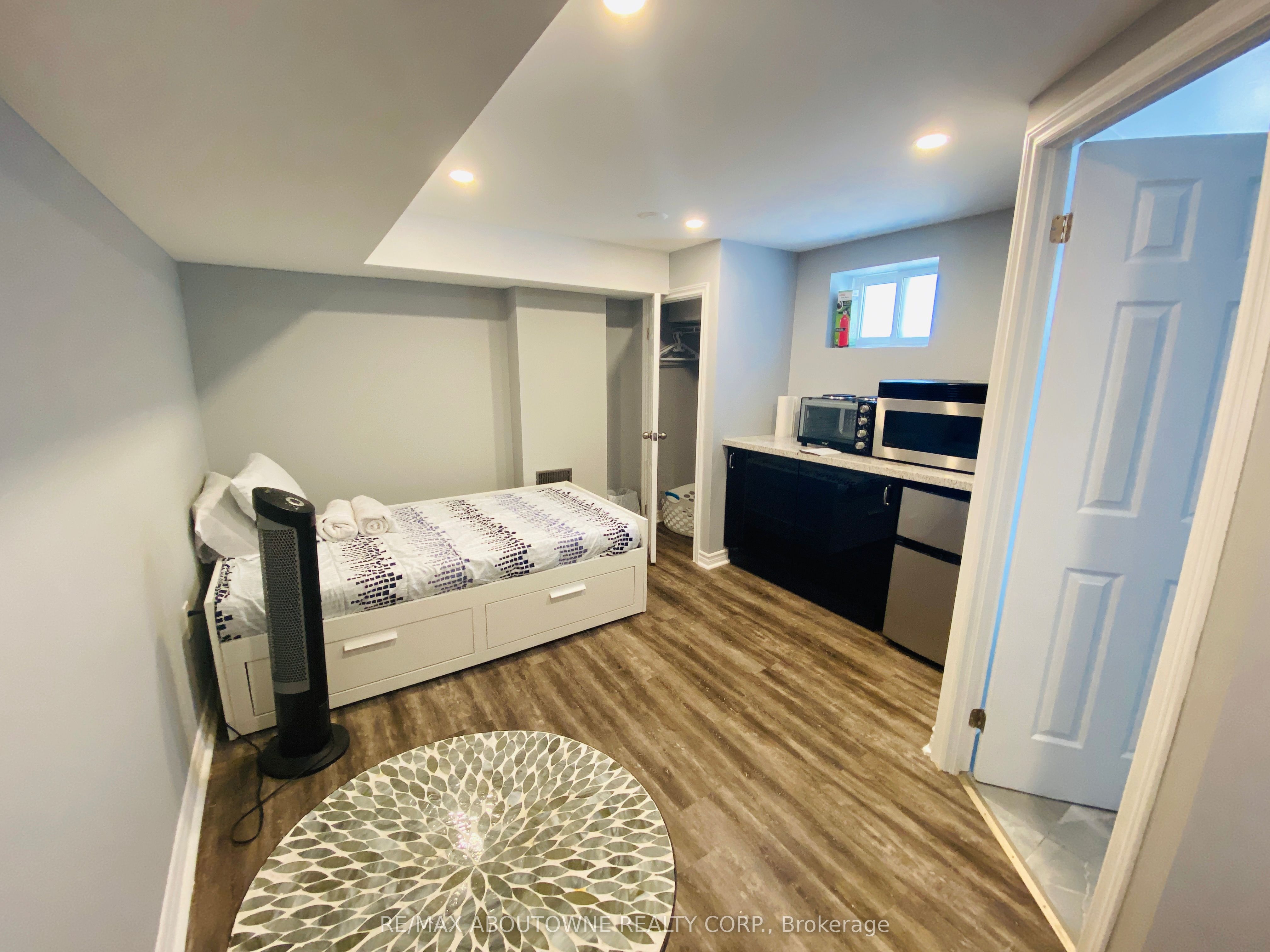 1601 Sandgate Crescent, Mississauga ‣ W12809628 1601 Sandgate Crescent, Mississauga ‣ W12809628