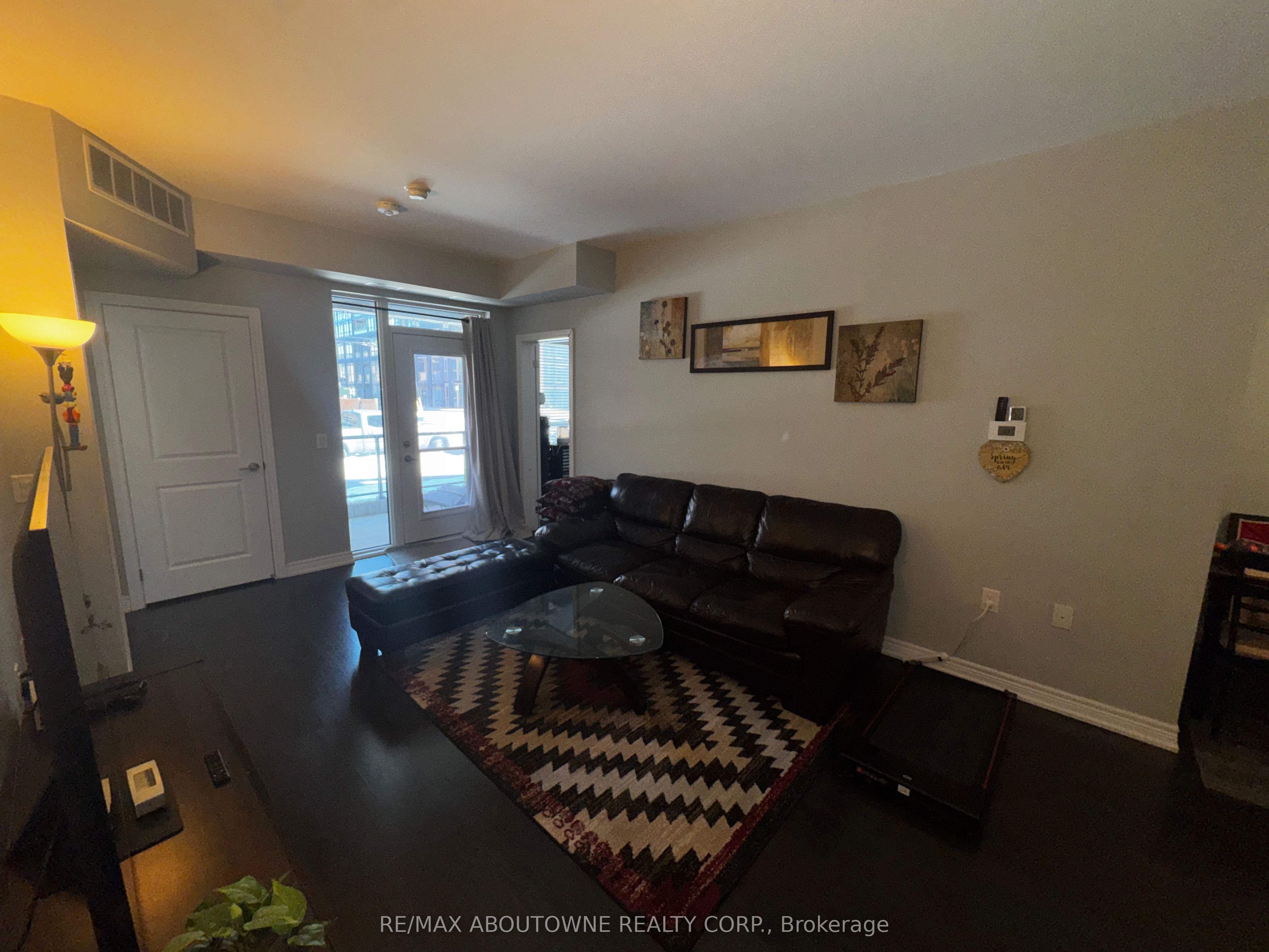 8 – 2370 Khalsa Gate, Oakville ‣ W12826046 8 – 2370 Khalsa Gate, Oakville ‣ W12826046