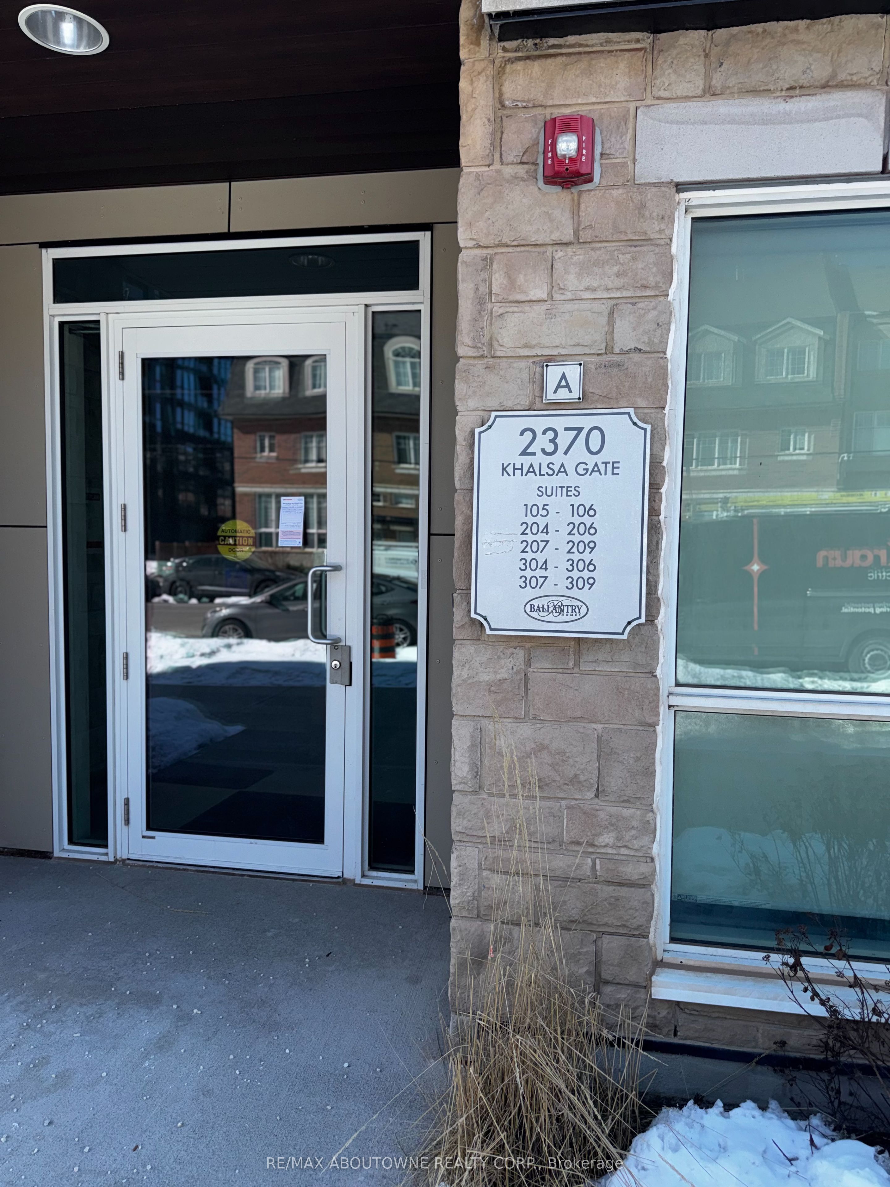 8 – 2370 Khalsa Gate, Oakville ‣ W12826046 8 – 2370 Khalsa Gate, Oakville ‣ W12826046