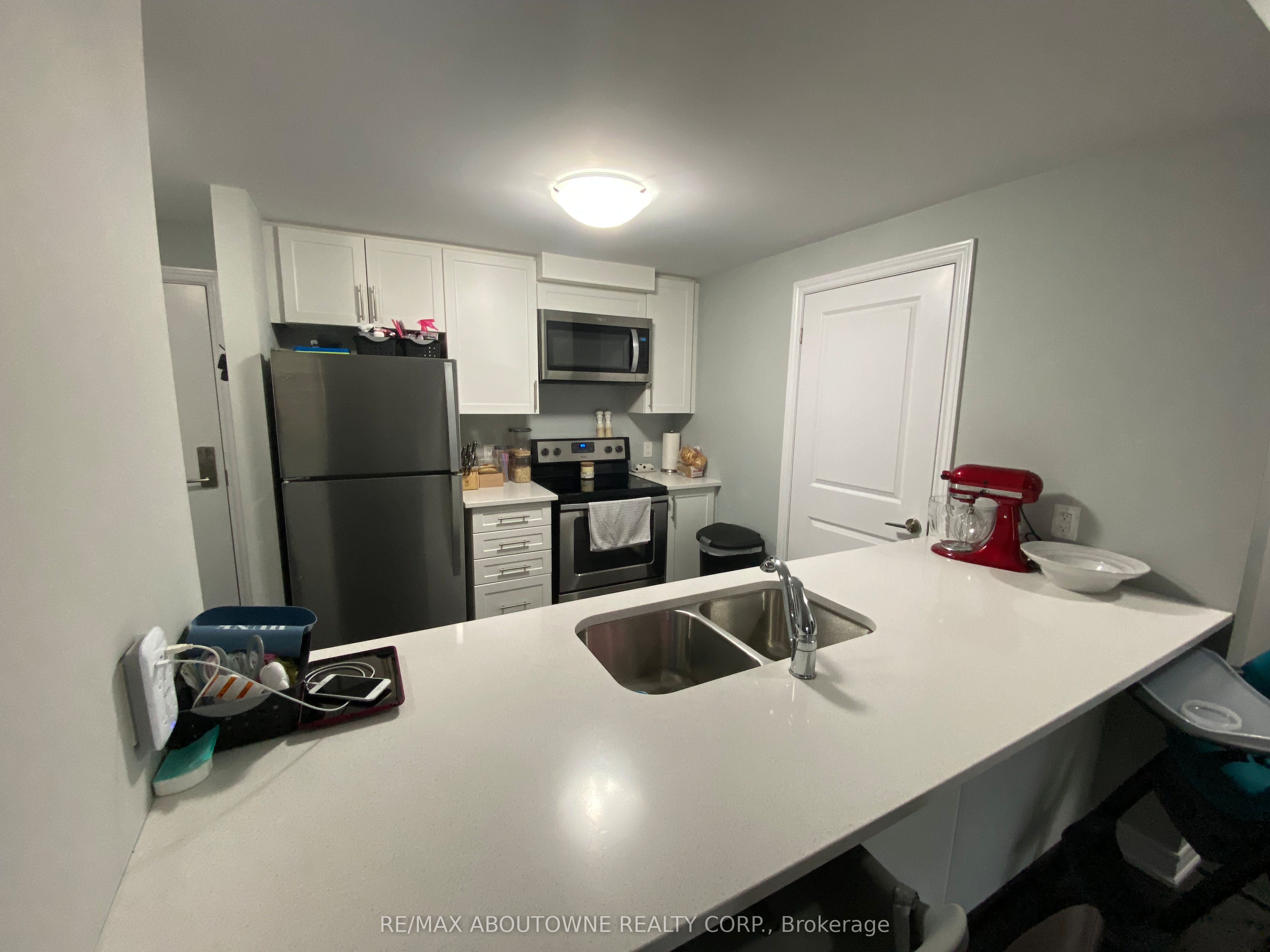 8 – 2370 Khalsa Gate, Oakville ‣ W12826046 8 – 2370 Khalsa Gate, Oakville ‣ W12826046