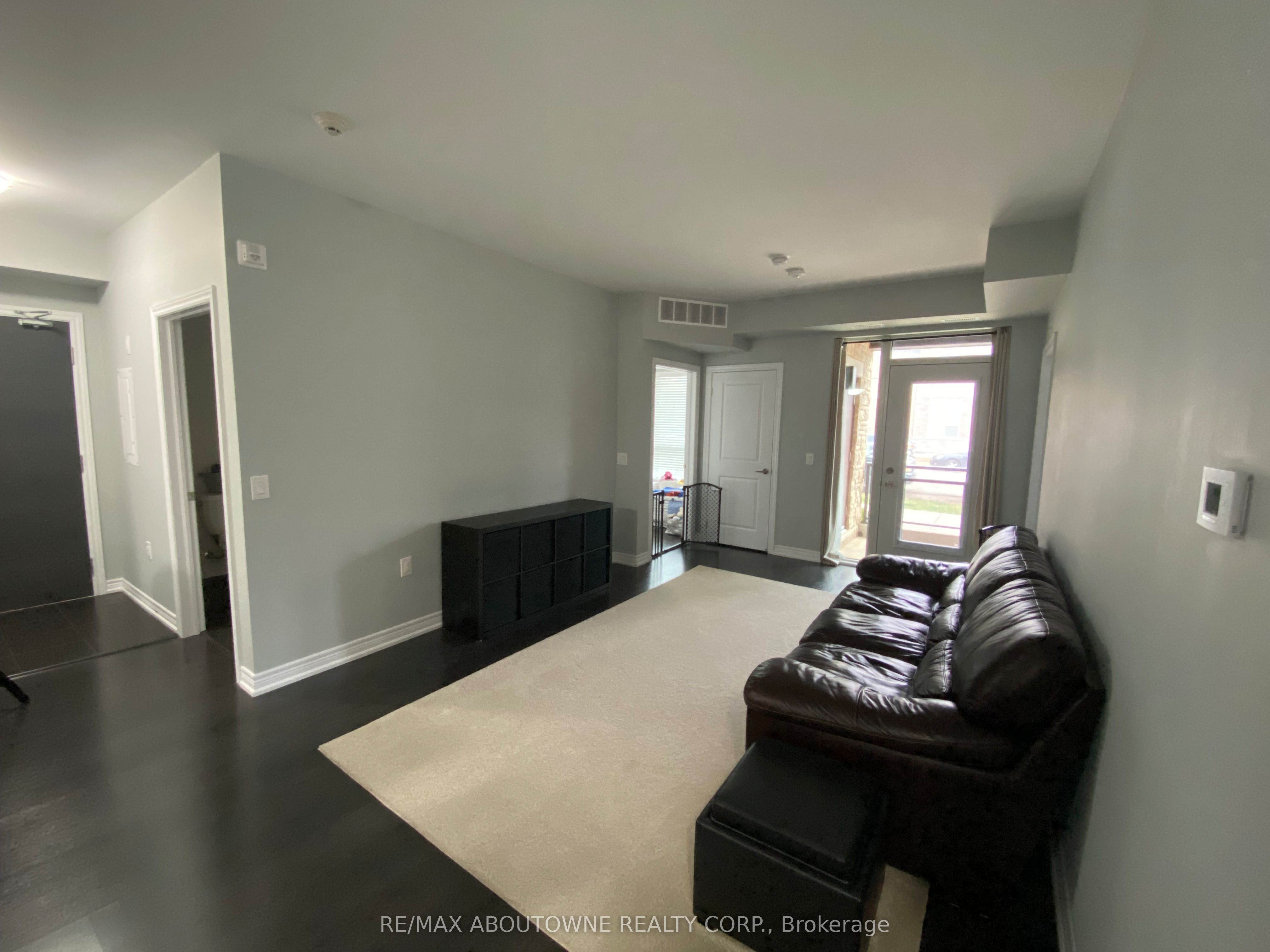 8 – 2370 Khalsa Gate, Oakville ‣ W12826046 8 – 2370 Khalsa Gate, Oakville ‣ W12826046