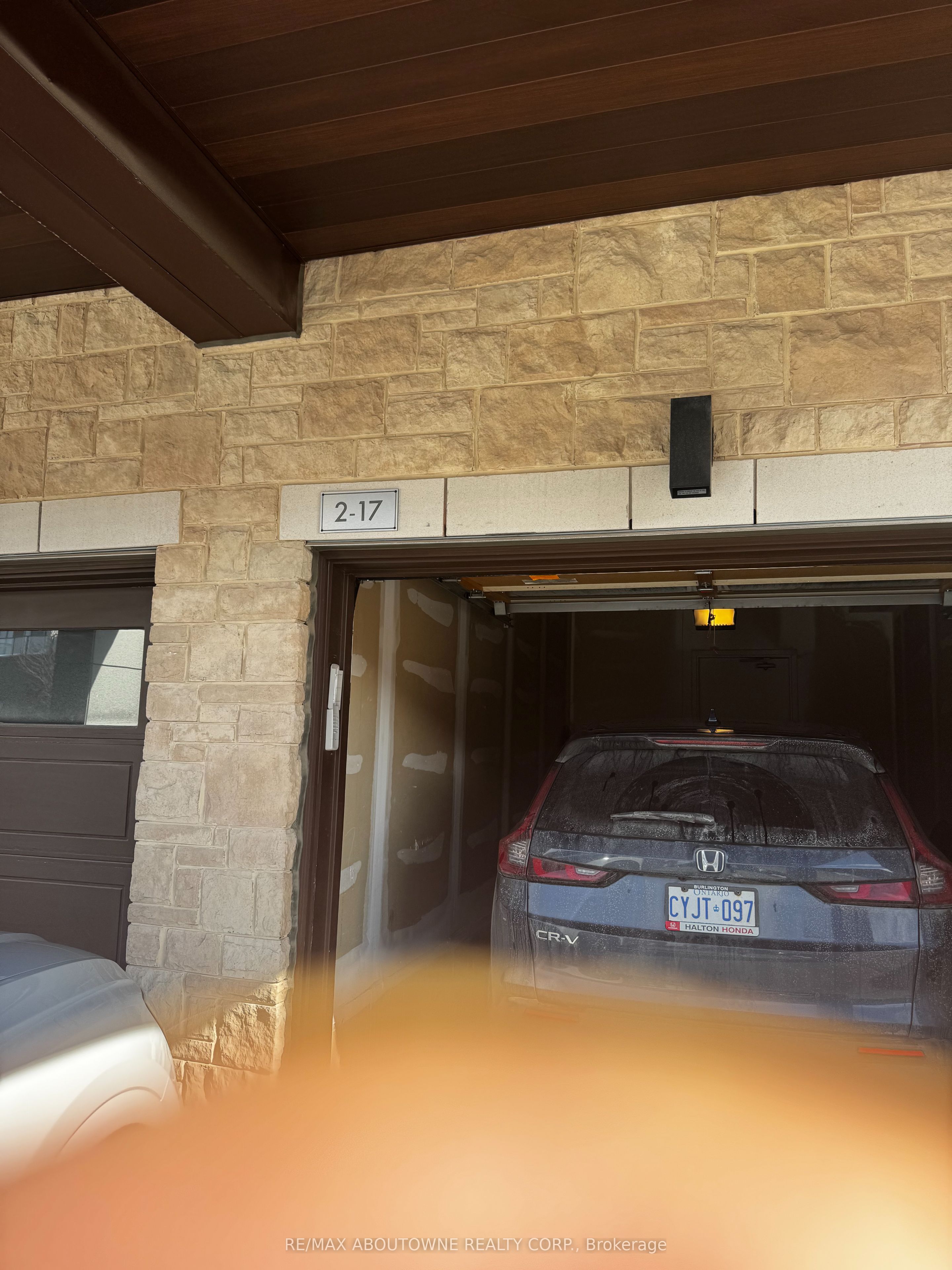 8 – 2370 Khalsa Gate, Oakville ‣ W12826046 8 – 2370 Khalsa Gate, Oakville ‣ W12826046