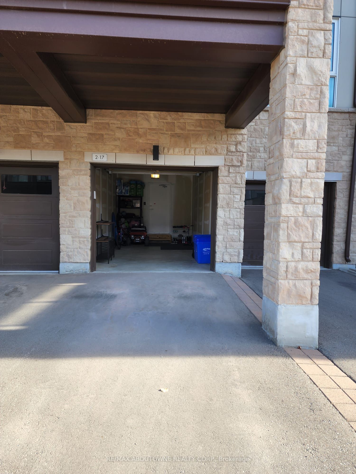 8 – 2370 Khalsa Gate, Oakville ‣ W12826046 8 – 2370 Khalsa Gate, Oakville ‣ W12826046