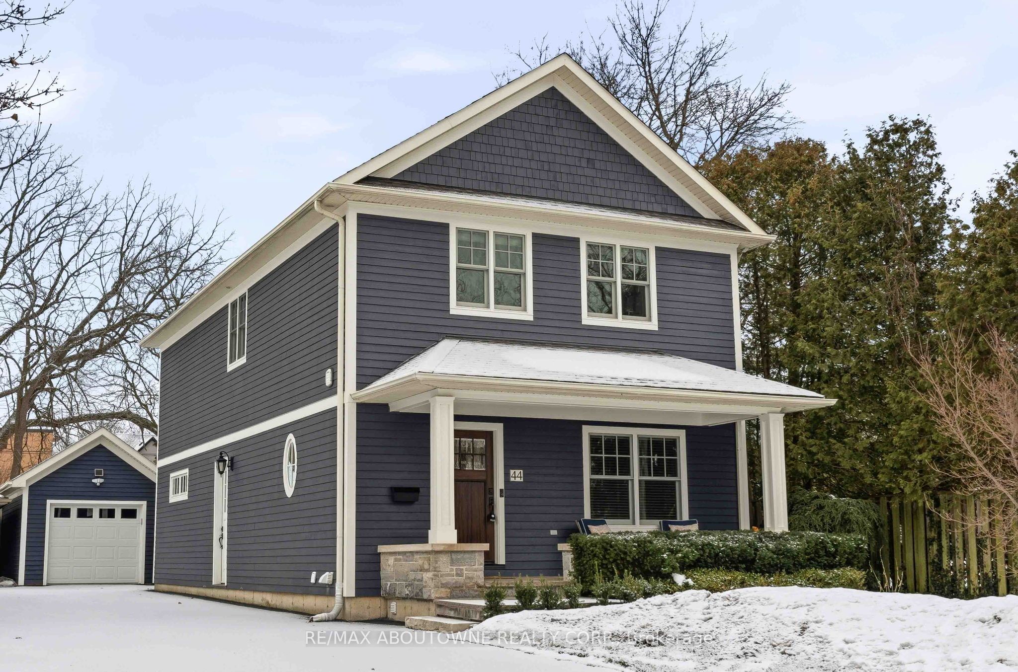 44 Head Street, Oakville