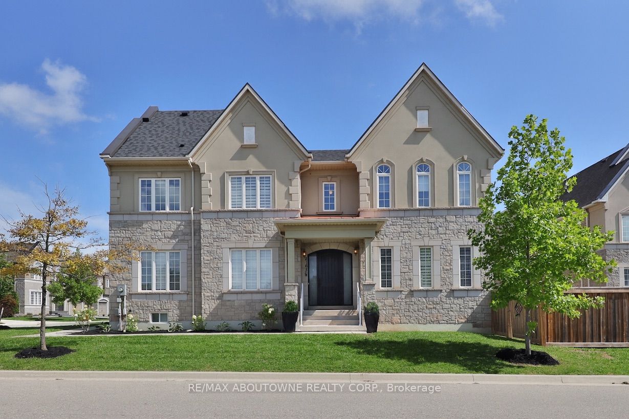 2163 Vineland Crescent, Oakville