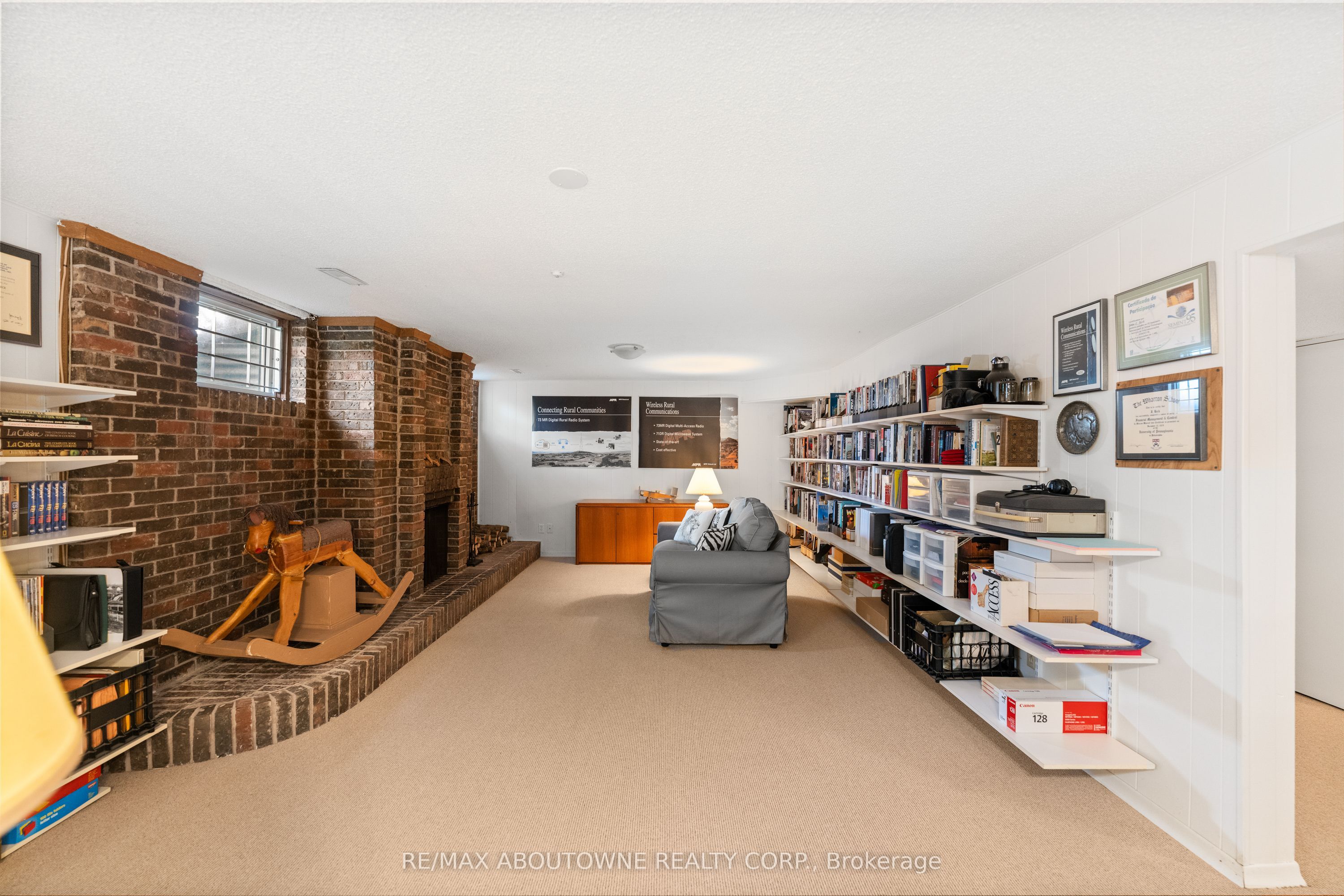 20 Arkendo Drive, Oakville ‣ W12831352 20 Arkendo Drive, Oakville ‣ W12831352