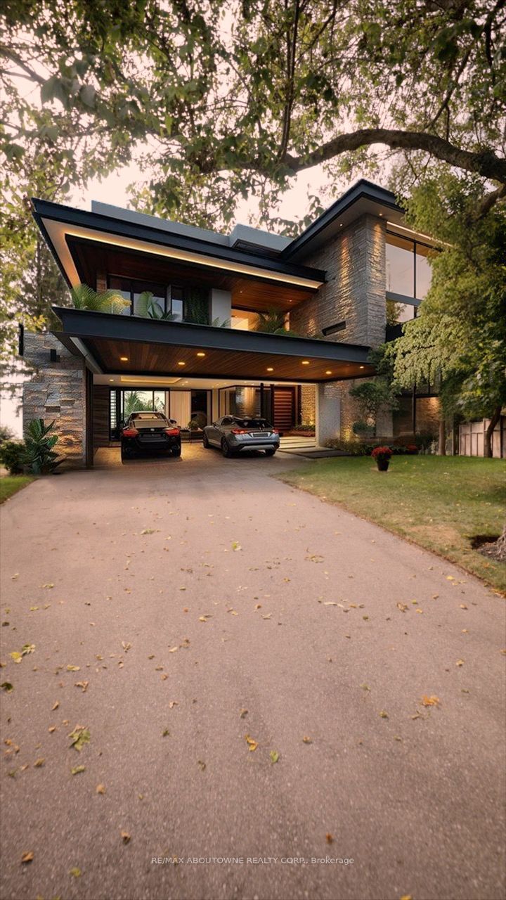 20 Arkendo Drive, Oakville ‣ W12831352 20 Arkendo Drive, Oakville ‣ W12831352