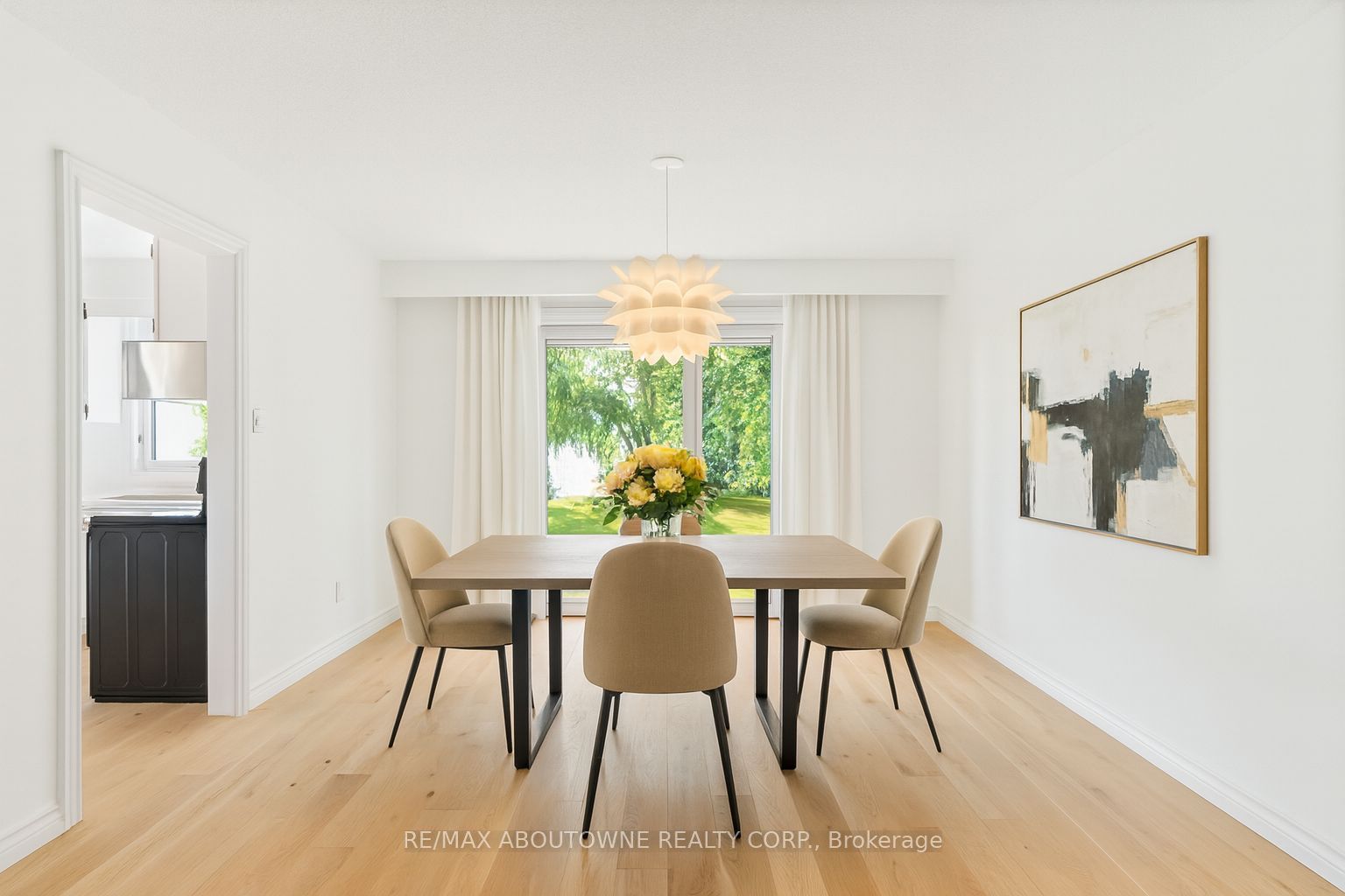 20 Arkendo Drive, Oakville ‣ W12831352 20 Arkendo Drive, Oakville ‣ W12831352