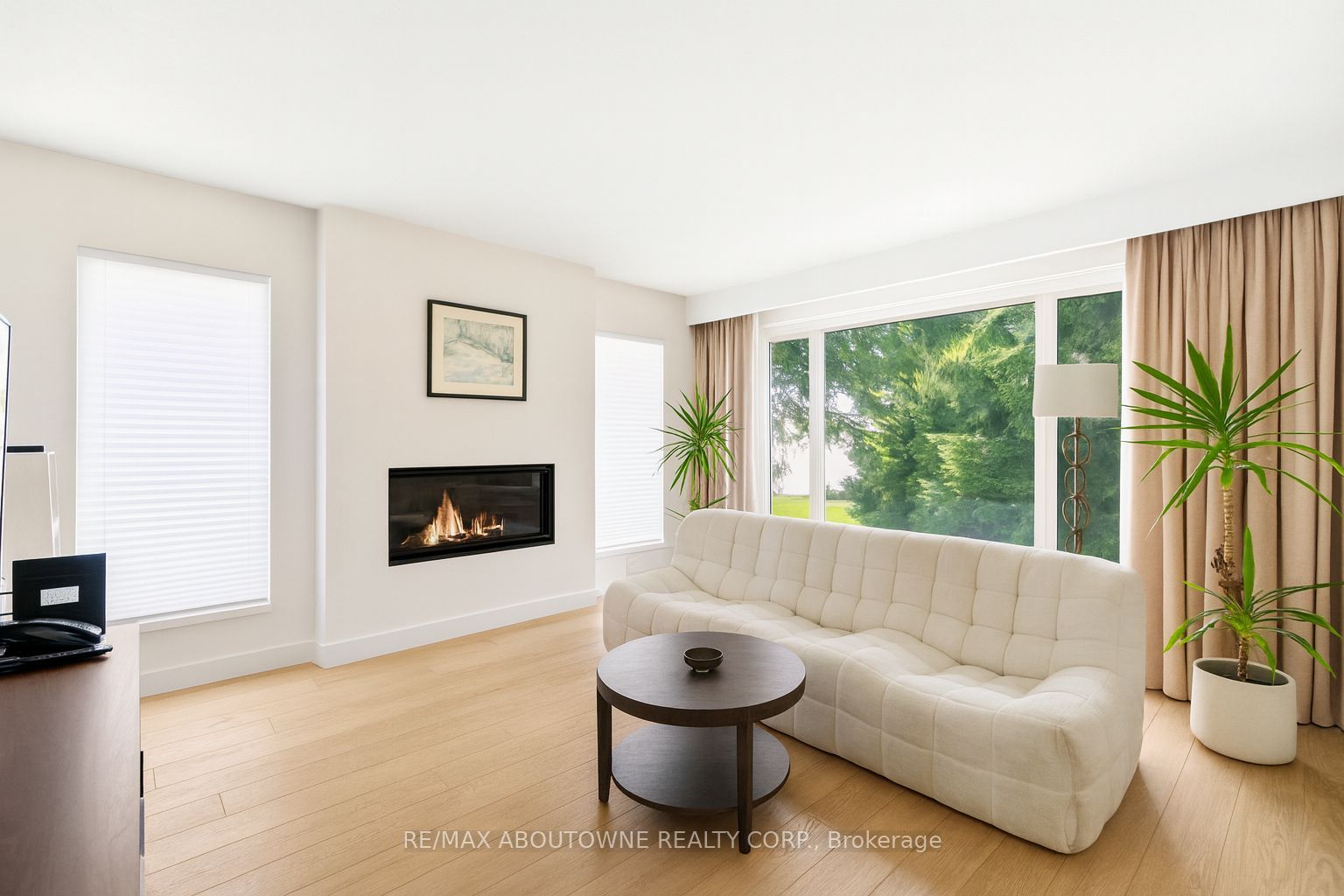 20 Arkendo Drive, Oakville ‣ W12831352 20 Arkendo Drive, Oakville ‣ W12831352