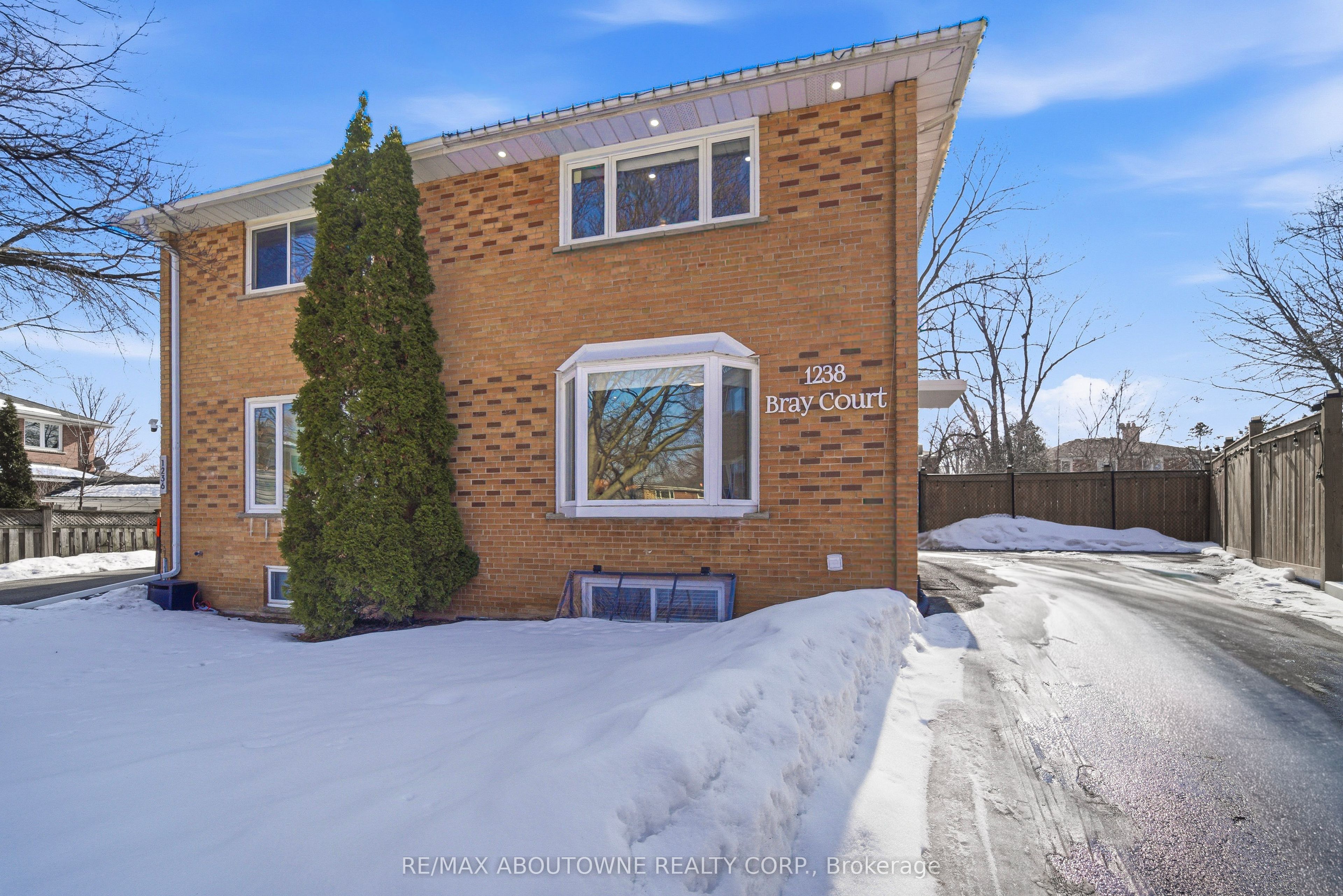 1238 Bray Court, Mississauga ‣ W12834550 1238 Bray Court, Mississauga ‣ W12834550