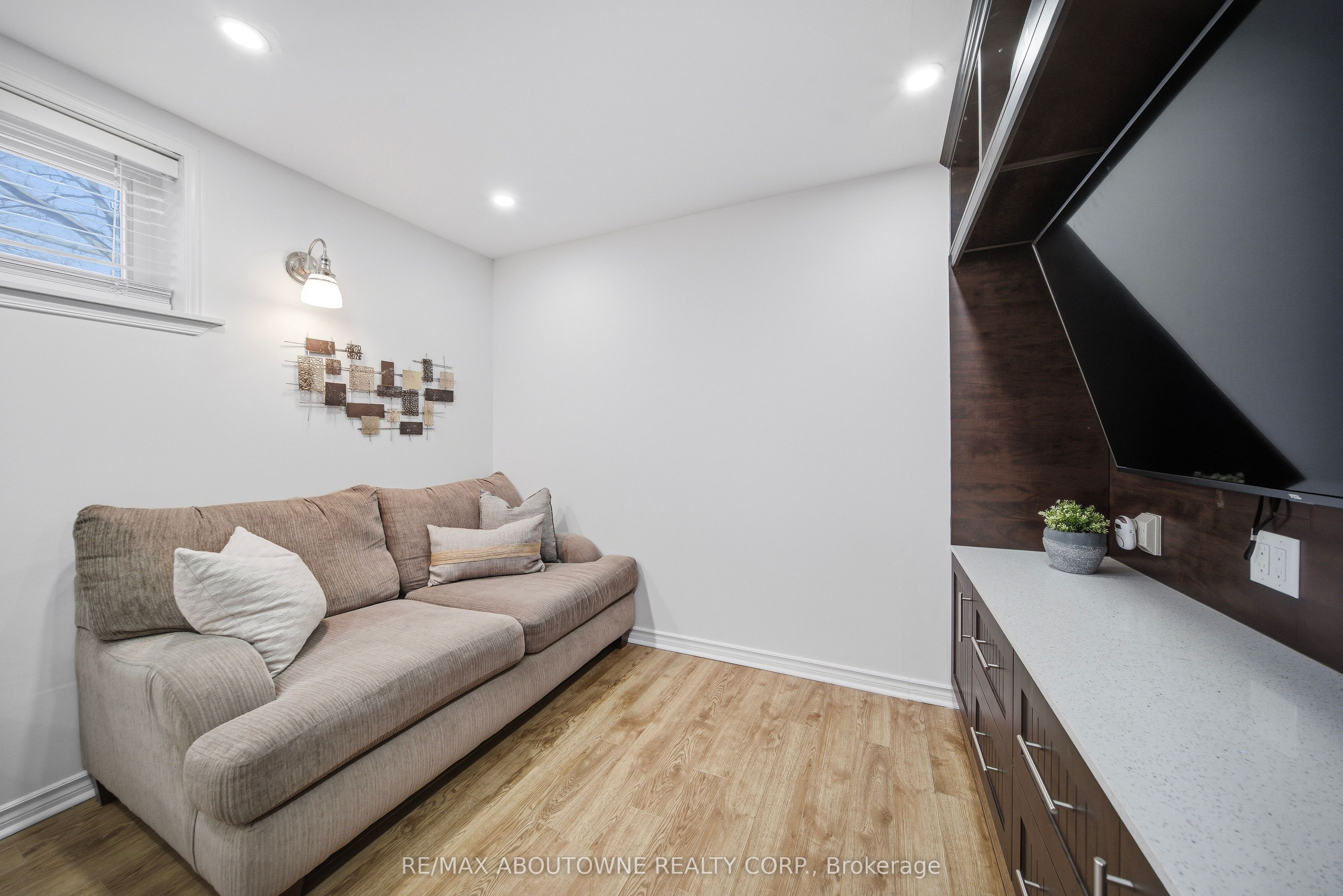 1238 Bray Court, Mississauga ‣ W12834550 1238 Bray Court, Mississauga ‣ W12834550