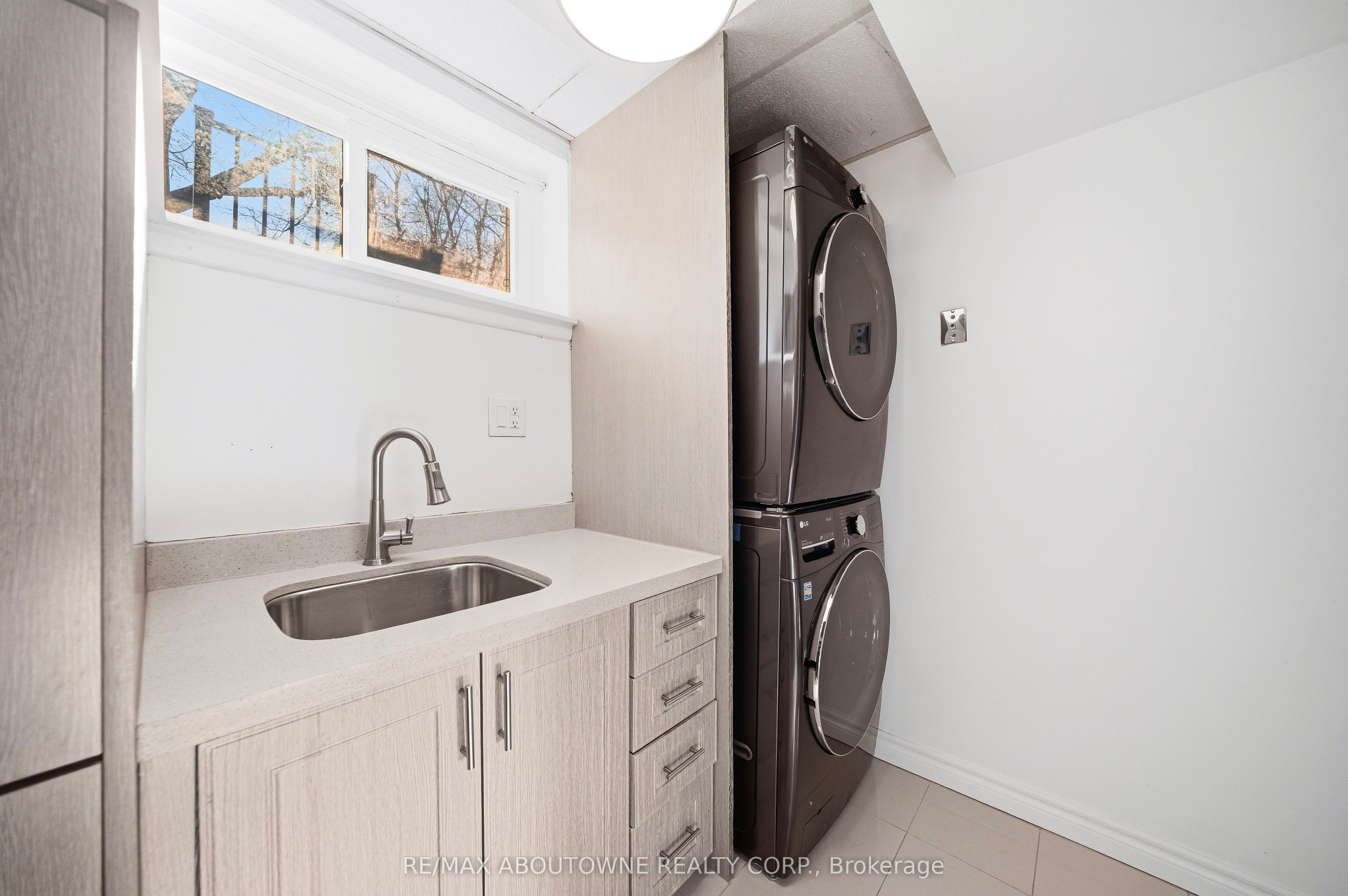 1238 Bray Court, Mississauga ‣ W12834550 1238 Bray Court, Mississauga ‣ W12834550