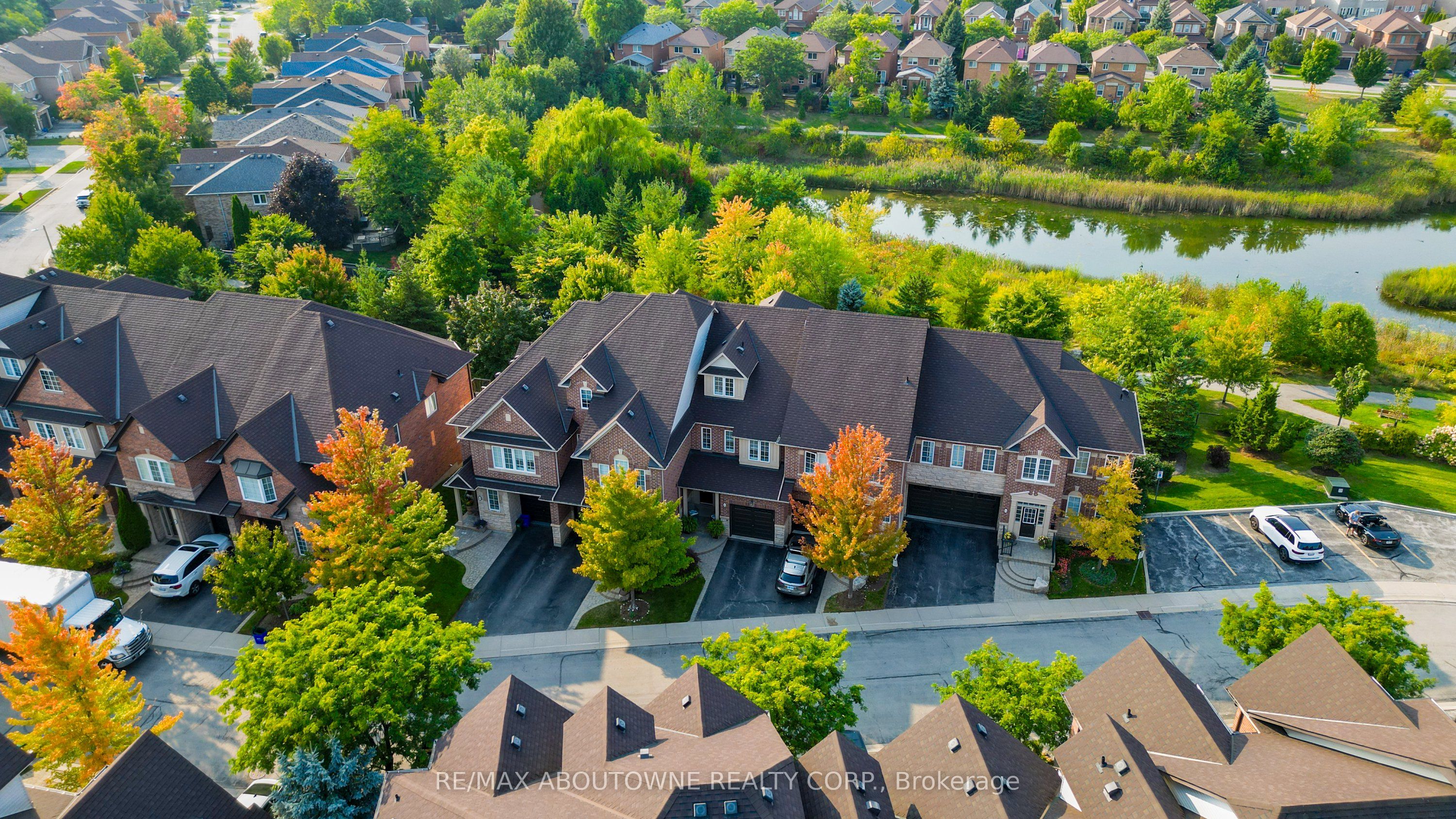 34 – 300 Ravineview Way, Oakville ‣ W12839656 34 – 300 Ravineview Way, Oakville ‣ W12839656