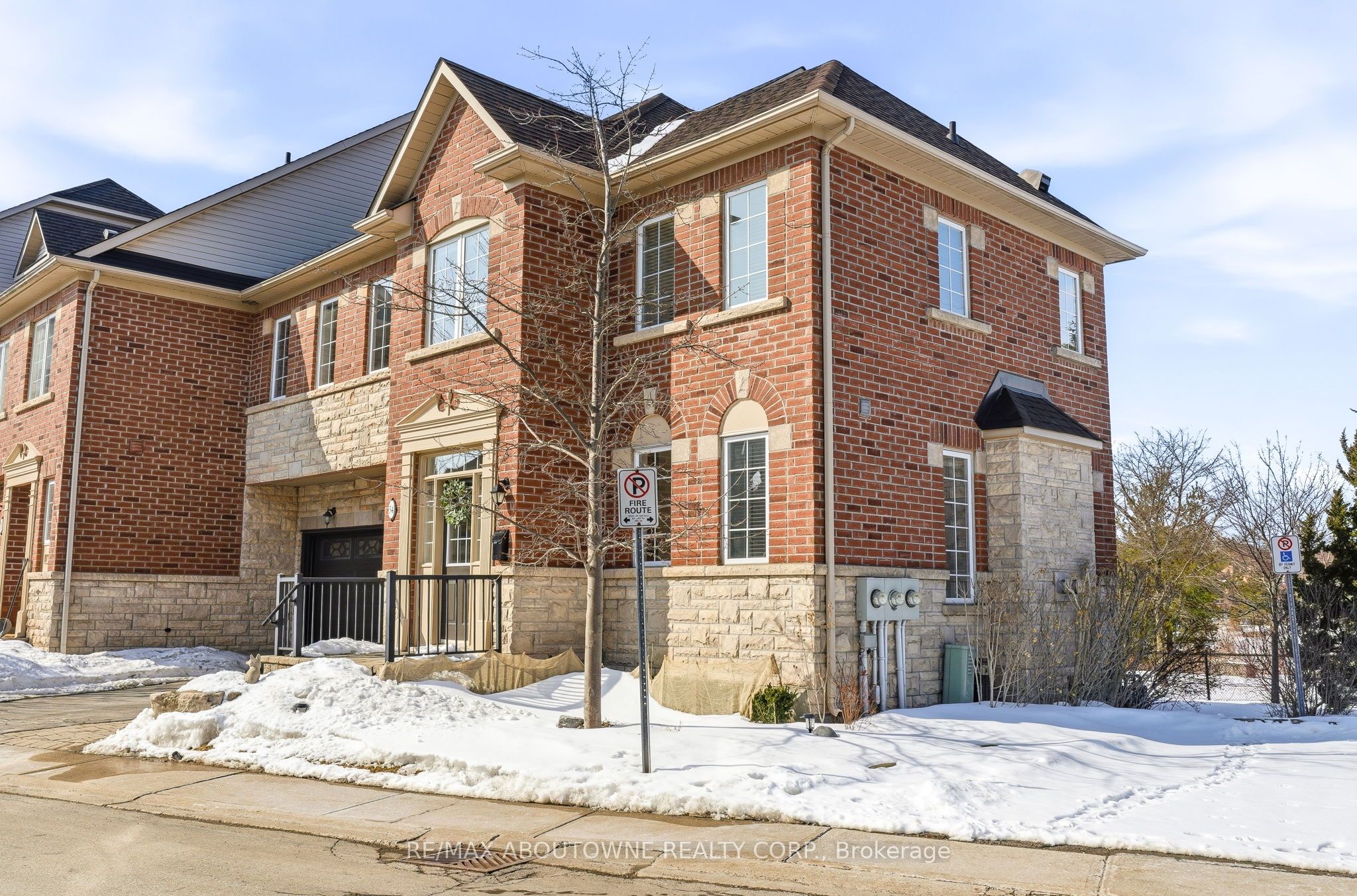 34 – 300 Ravineview Way, Oakville ‣ W12839656 34 – 300 Ravineview Way, Oakville ‣ W12839656
