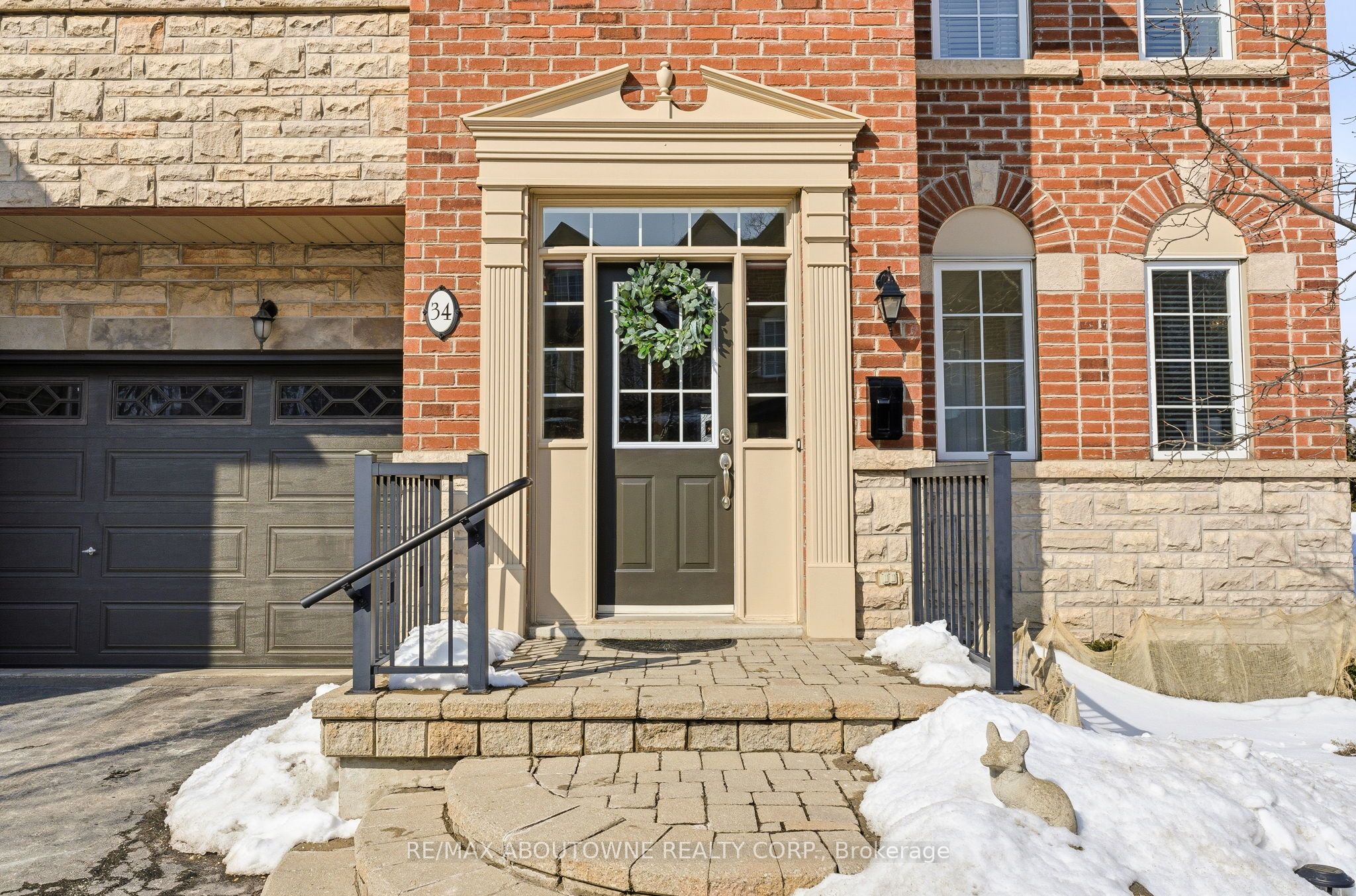 34 – 300 Ravineview Way, Oakville ‣ W12839656 34 – 300 Ravineview Way, Oakville ‣ W12839656