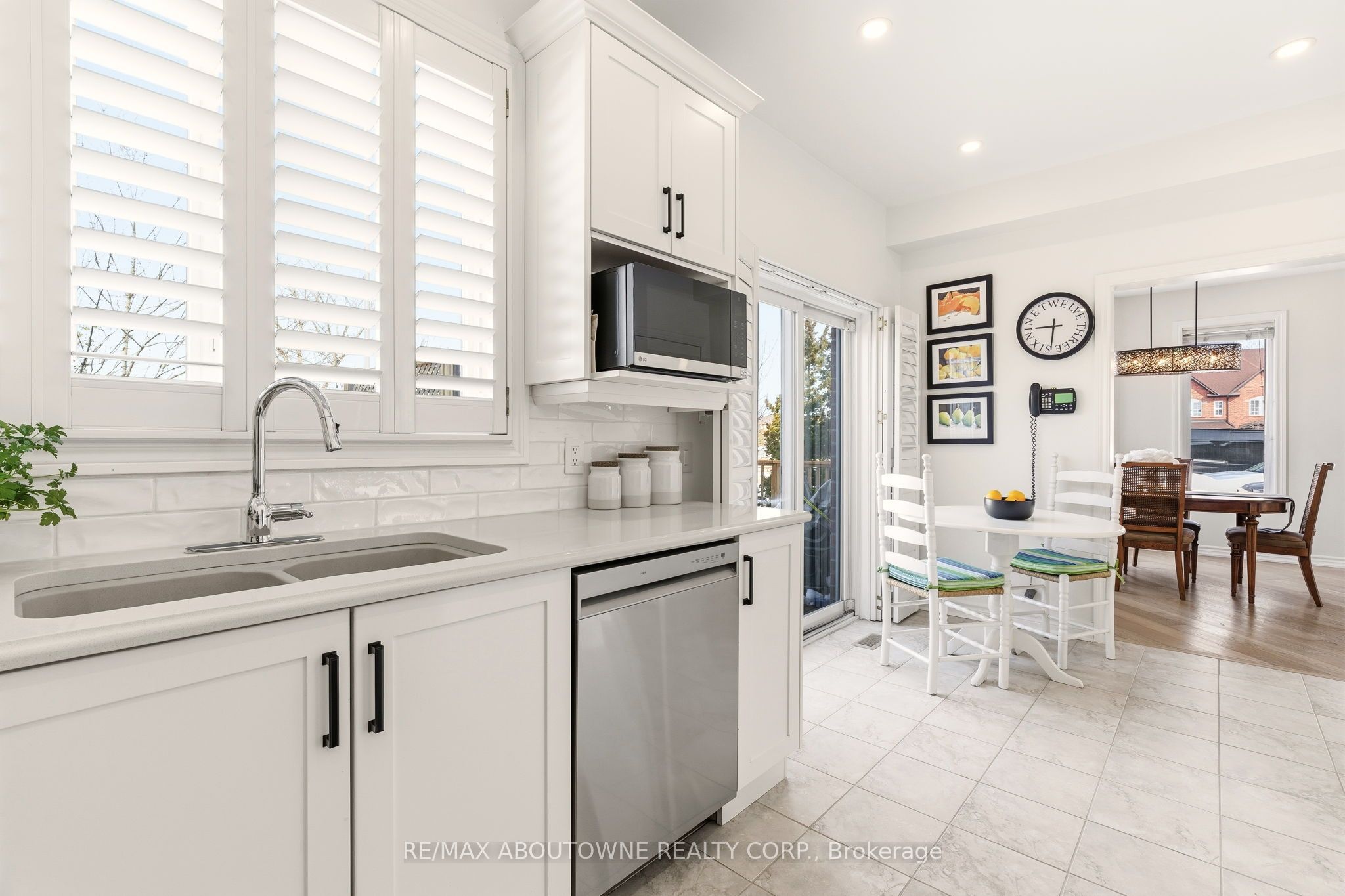 34 – 300 Ravineview Way, Oakville ‣ W12839656 34 – 300 Ravineview Way, Oakville ‣ W12839656