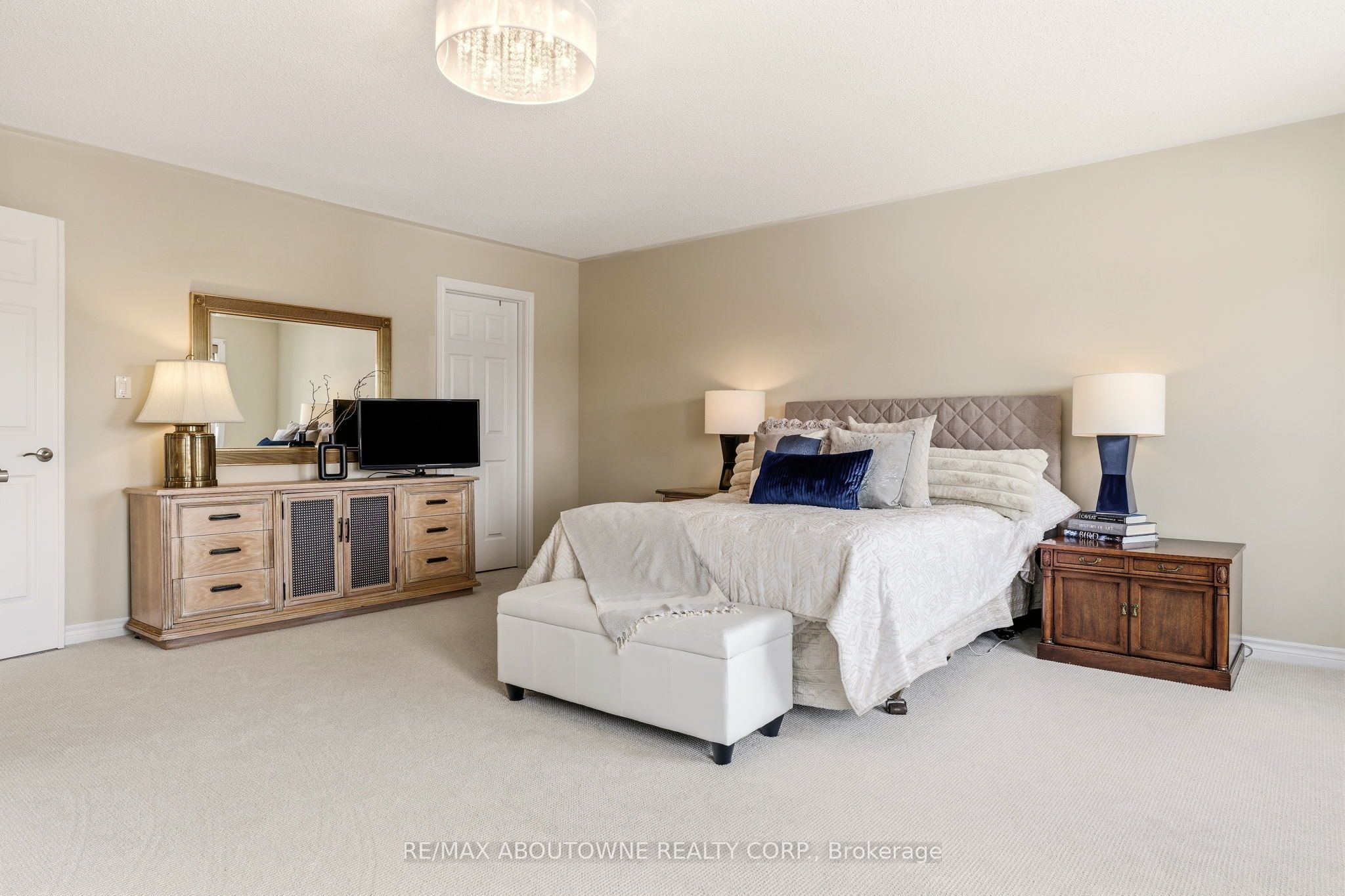 34 – 300 Ravineview Way, Oakville ‣ W12839656 34 – 300 Ravineview Way, Oakville ‣ W12839656