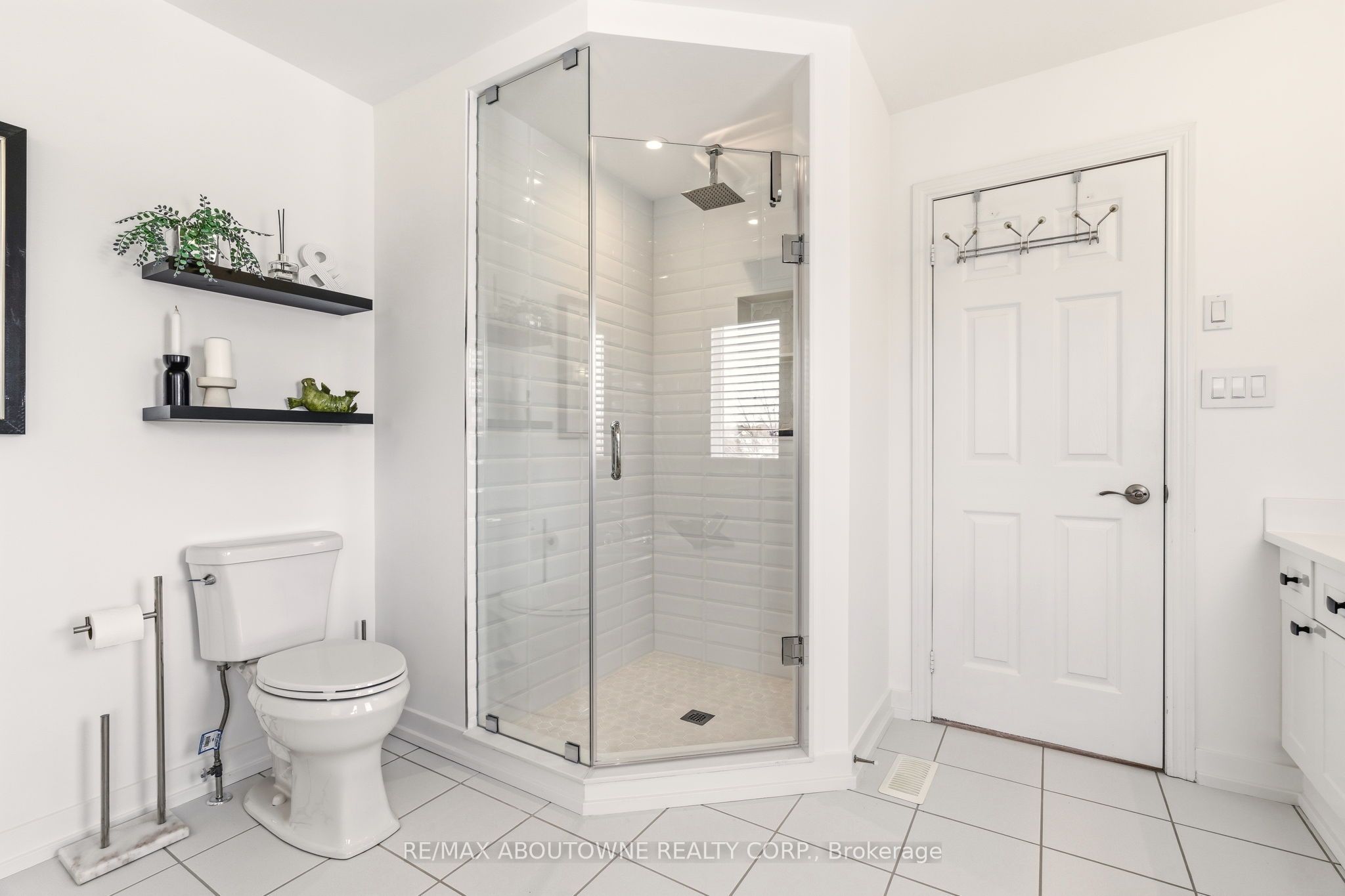 34 – 300 Ravineview Way, Oakville ‣ W12839656 34 – 300 Ravineview Way, Oakville ‣ W12839656