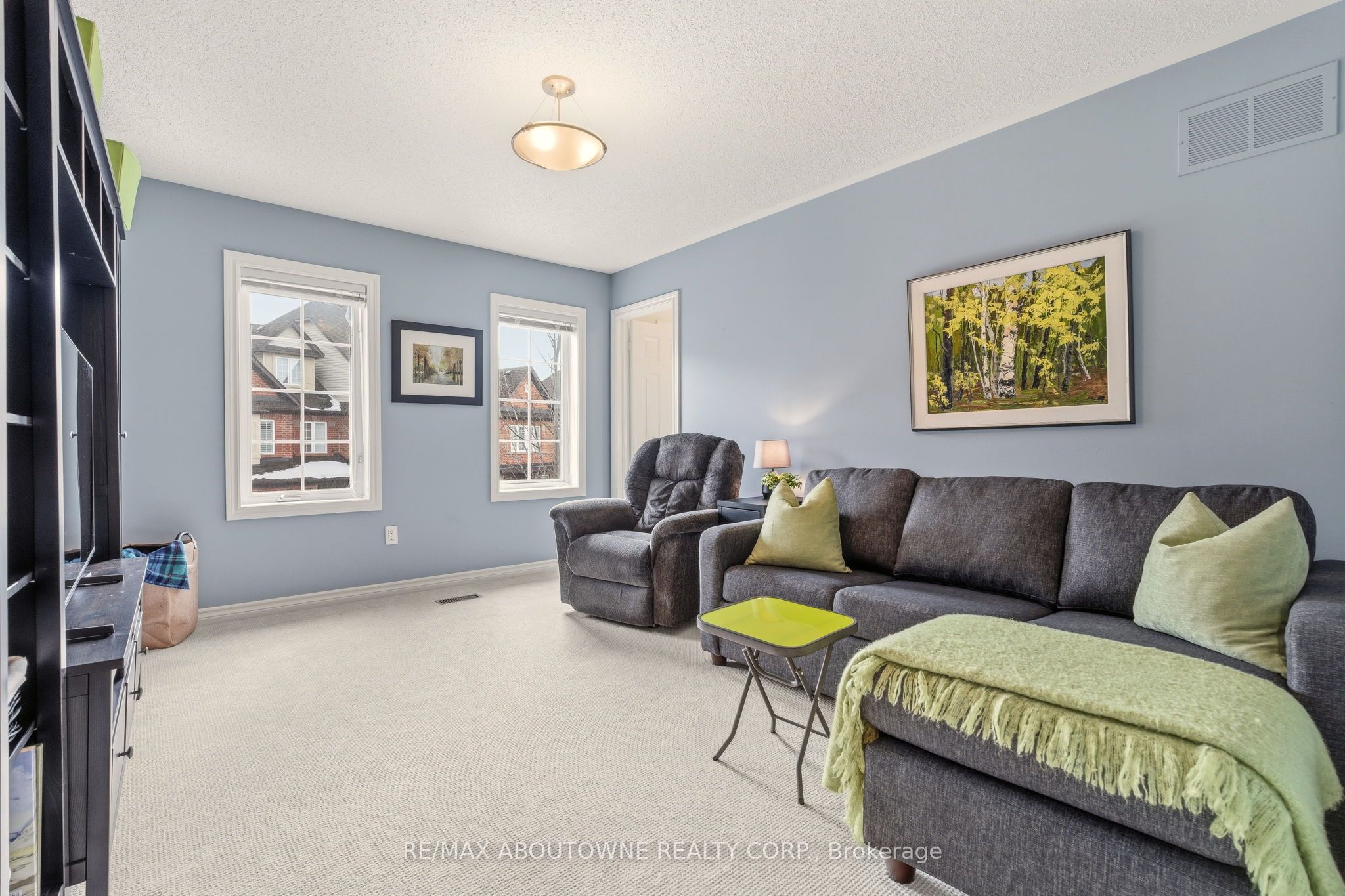 34 – 300 Ravineview Way, Oakville ‣ W12839656 34 – 300 Ravineview Way, Oakville ‣ W12839656