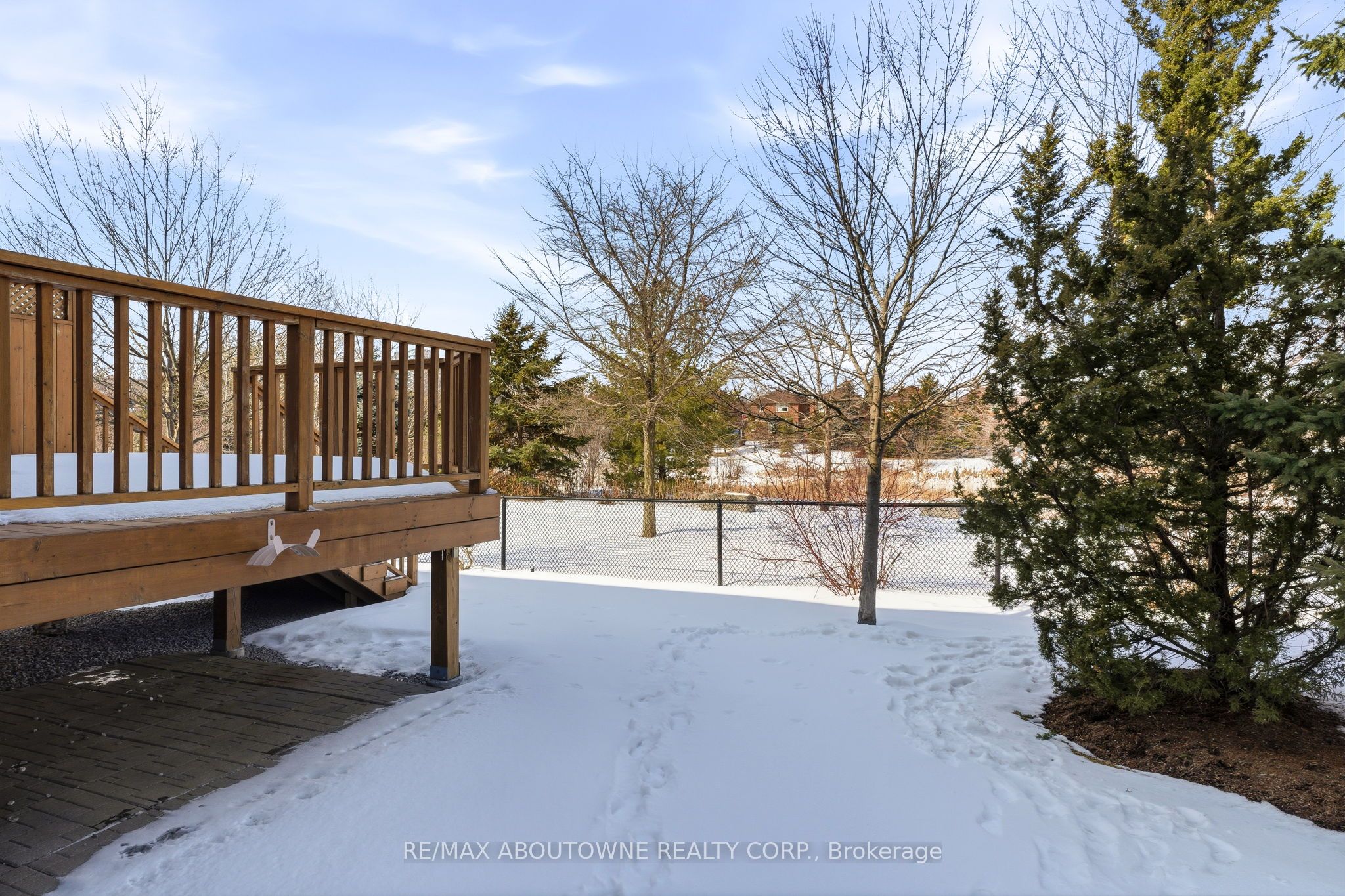 34 – 300 Ravineview Way, Oakville ‣ W12839656 34 – 300 Ravineview Way, Oakville ‣ W12839656