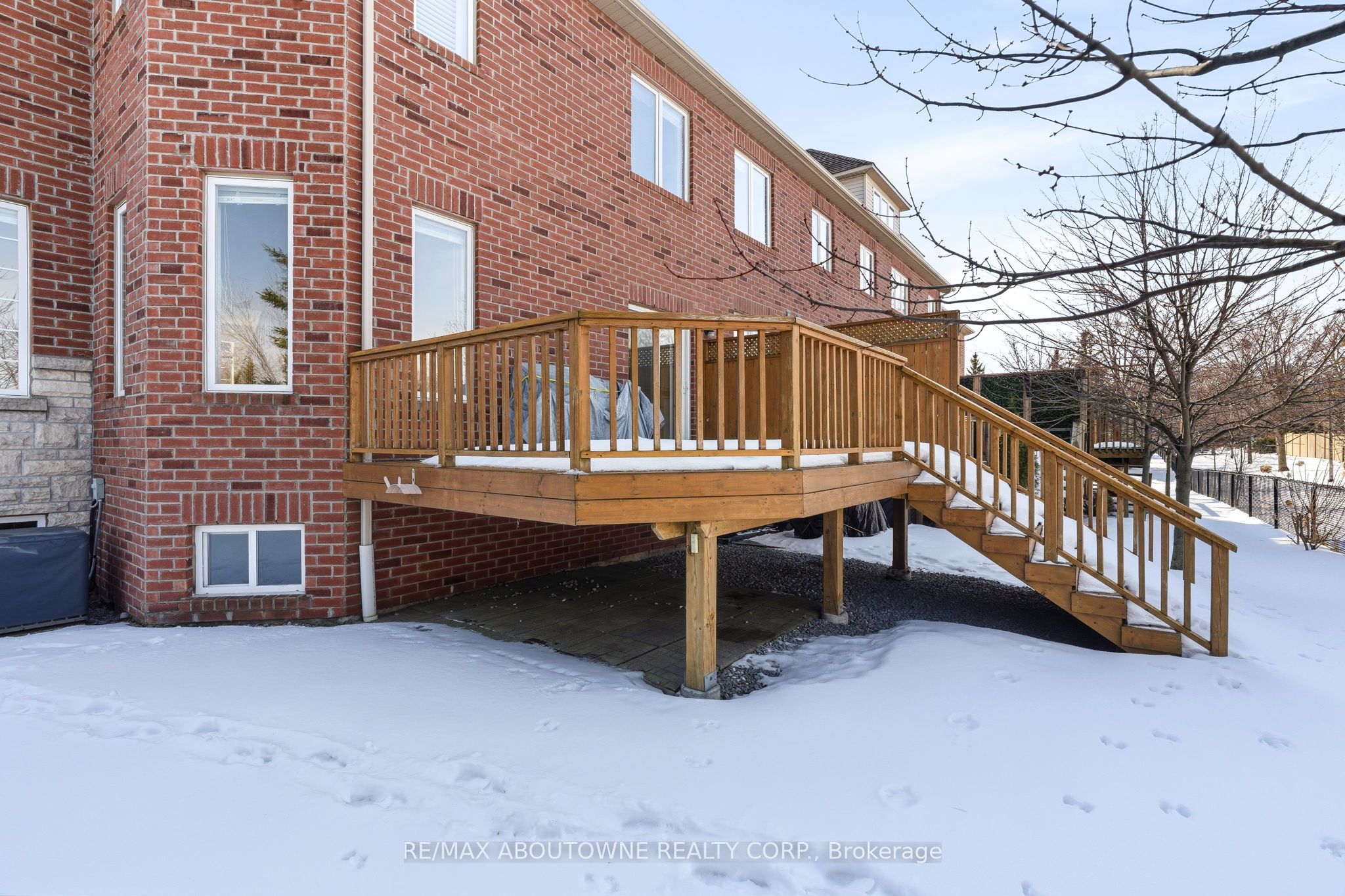 34 – 300 Ravineview Way, Oakville ‣ W12839656 34 – 300 Ravineview Way, Oakville ‣ W12839656