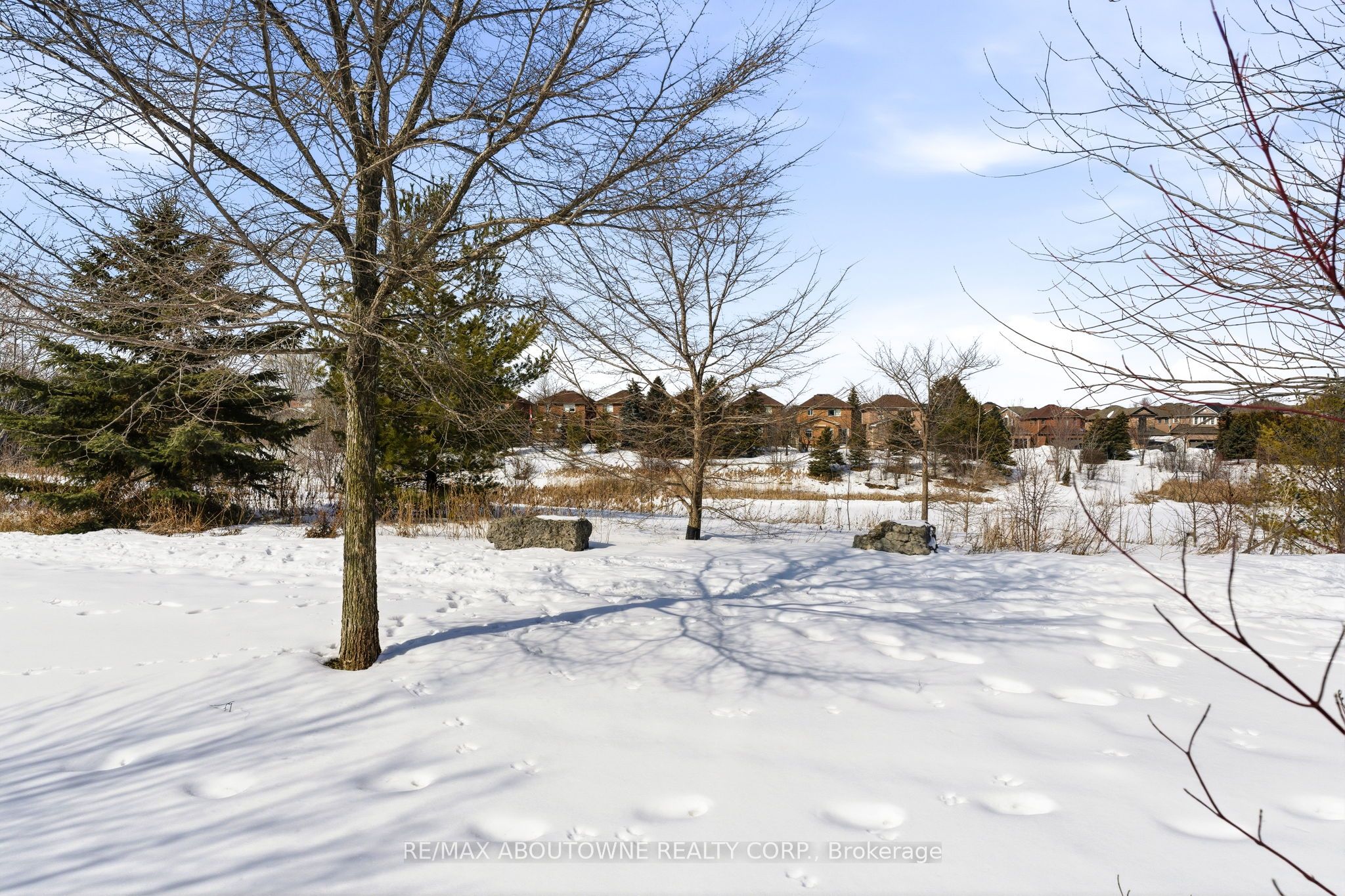 34 – 300 Ravineview Way, Oakville ‣ W12839656 34 – 300 Ravineview Way, Oakville ‣ W12839656