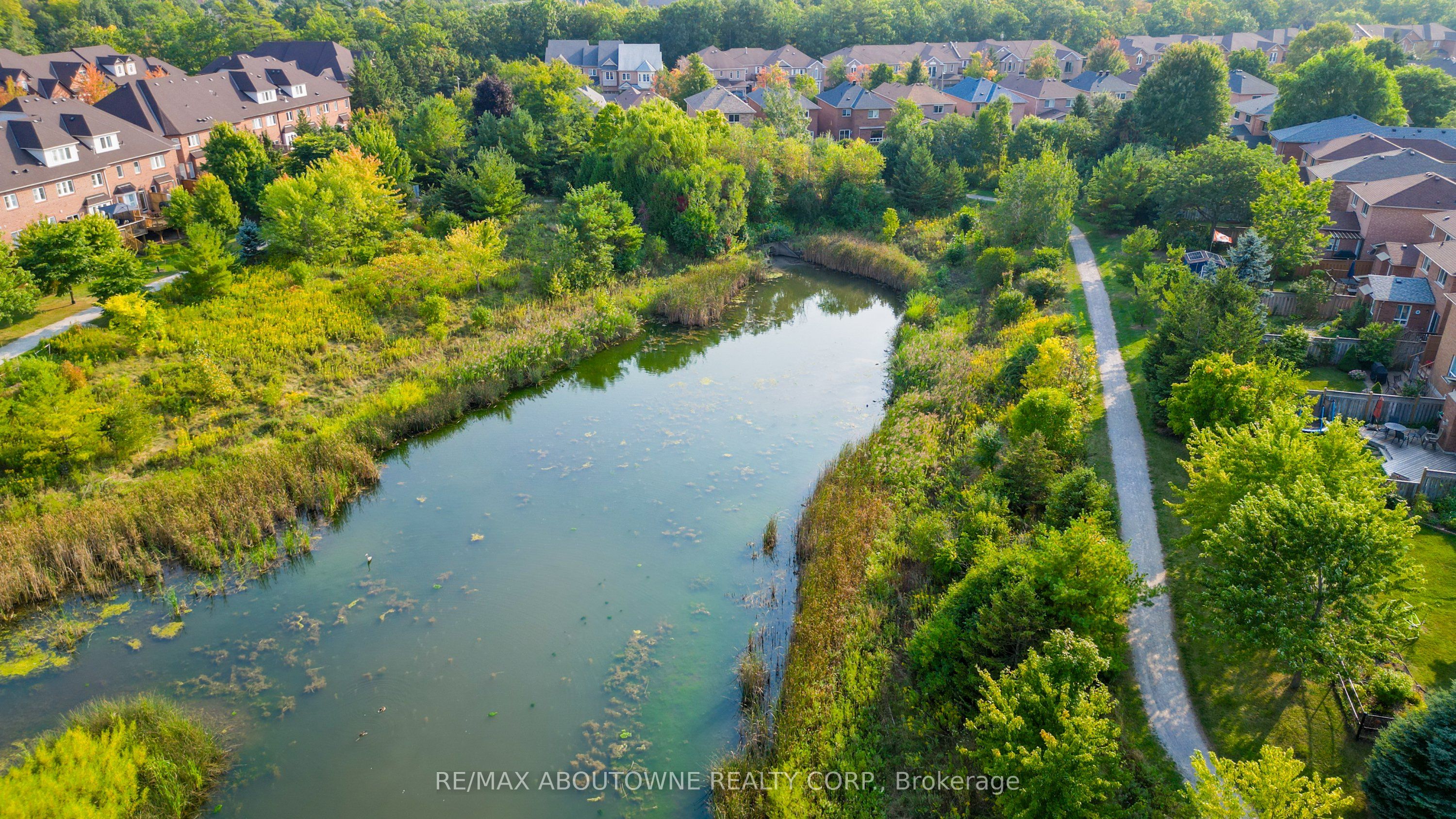 34 – 300 Ravineview Way, Oakville ‣ W12839656 34 – 300 Ravineview Way, Oakville ‣ W12839656