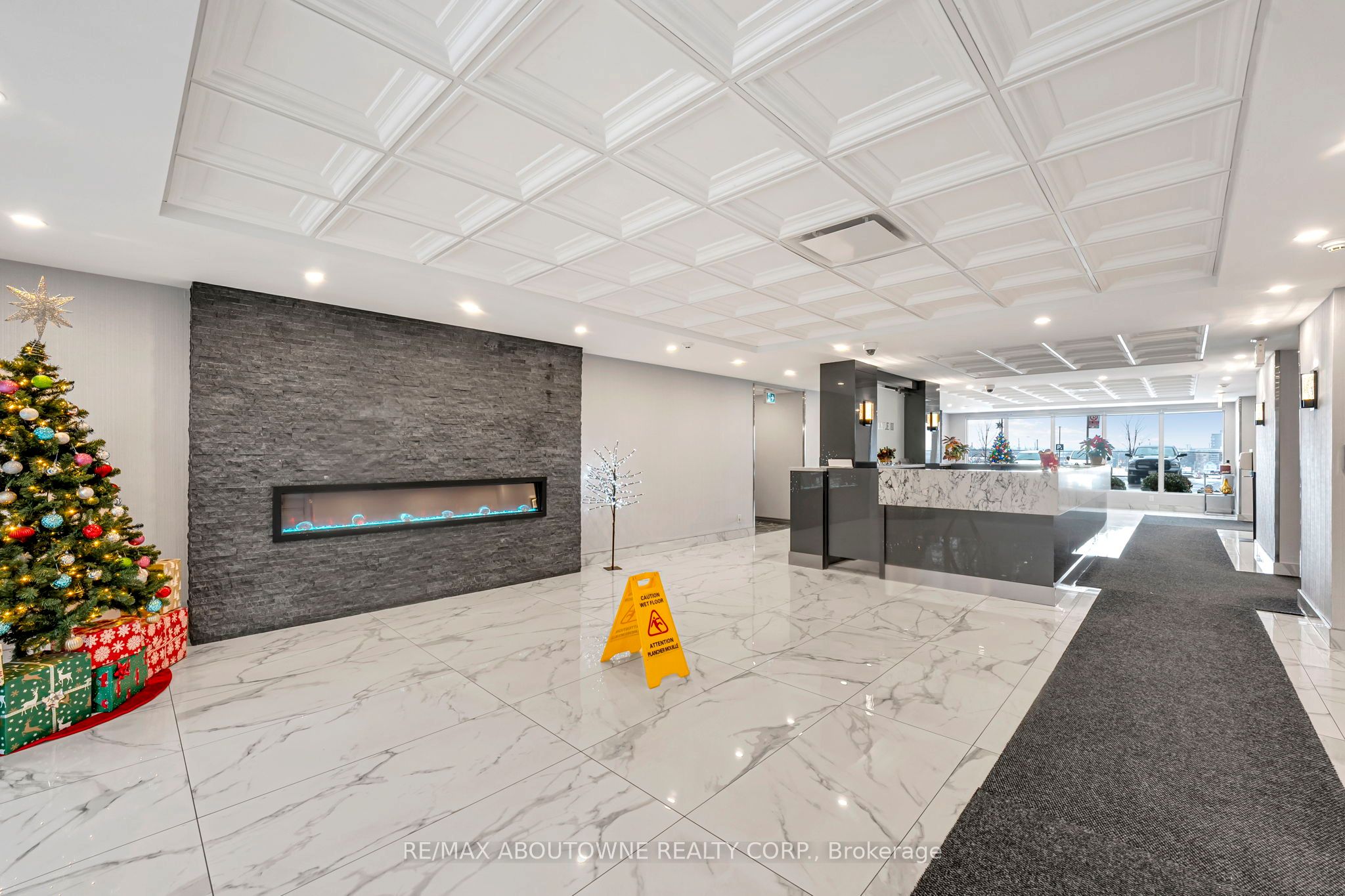 5 – 115 Hillcrest Avenue, Mississauga ‣ W12840080 5 – 115 Hillcrest Avenue, Mississauga ‣ W12840080