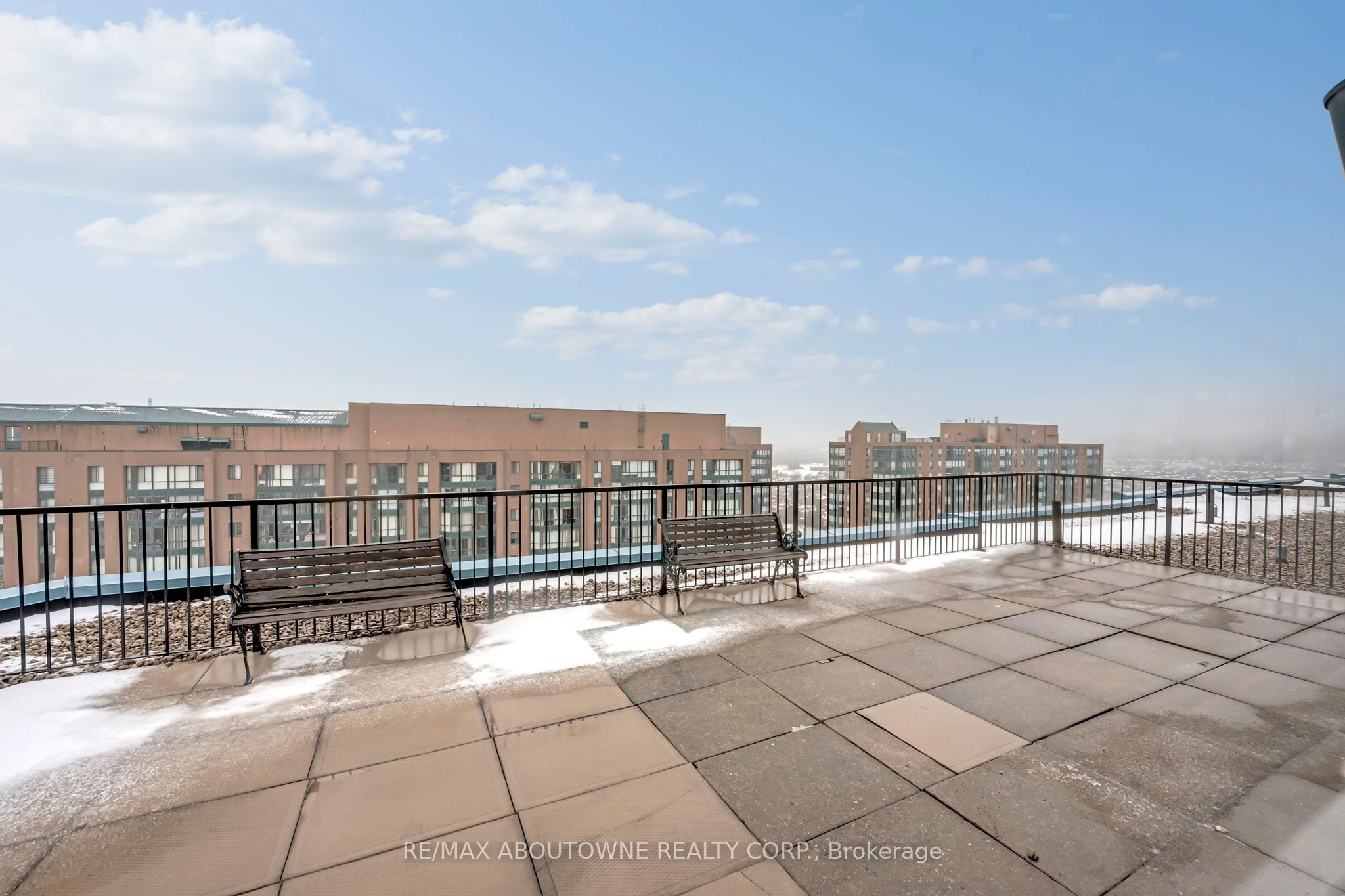 5 – 115 Hillcrest Avenue, Mississauga ‣ W12840080 5 – 115 Hillcrest Avenue, Mississauga ‣ W12840080