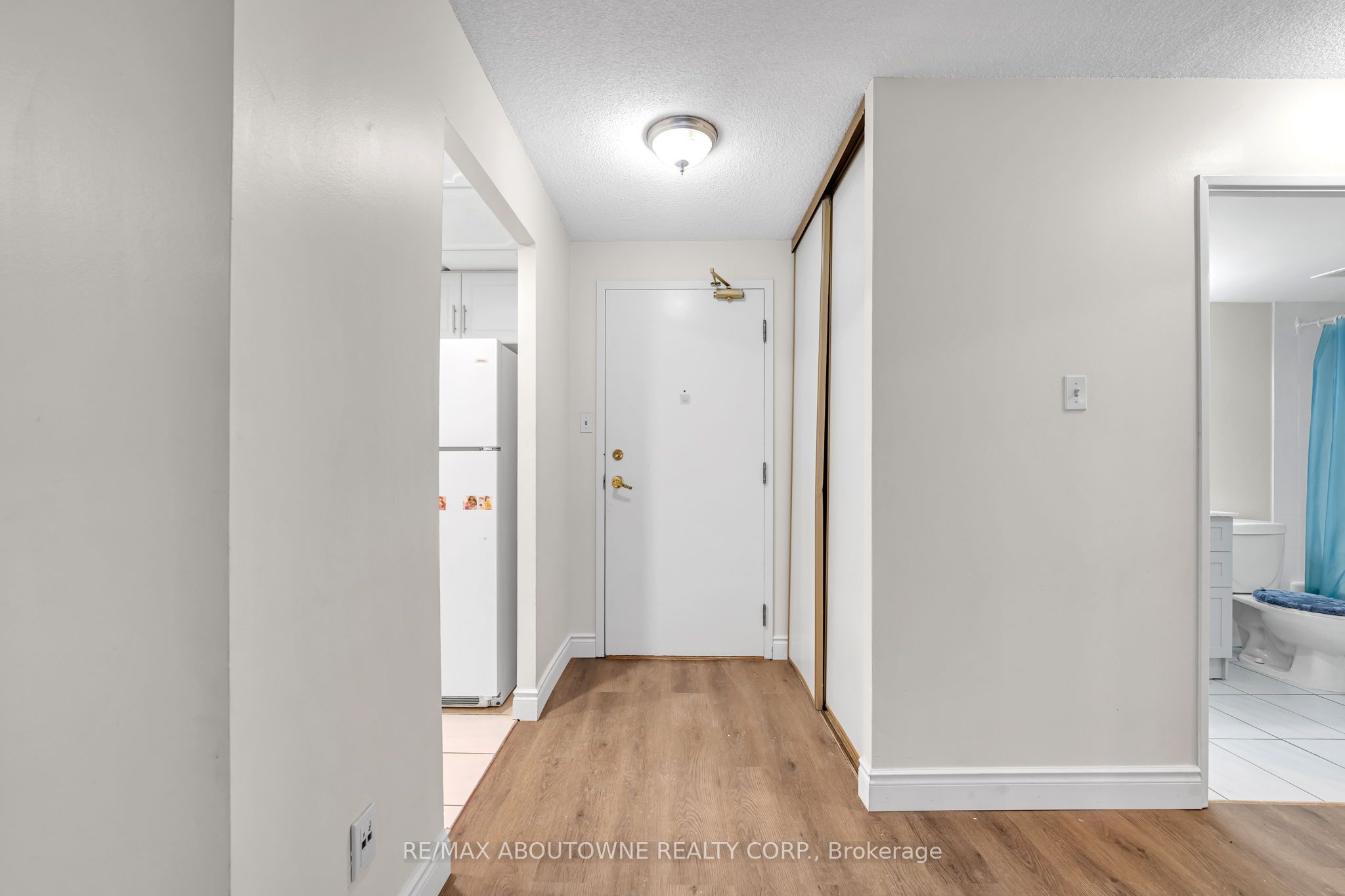 5 – 115 Hillcrest Avenue, Mississauga ‣ W12840080 5 – 115 Hillcrest Avenue, Mississauga ‣ W12840080