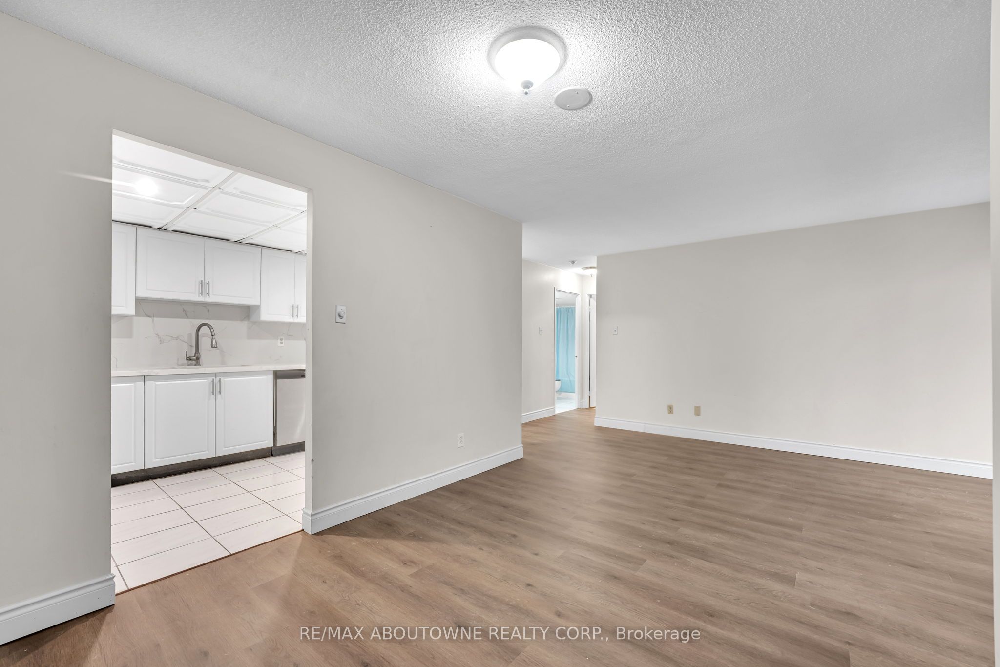 5 – 115 Hillcrest Avenue, Mississauga ‣ W12840080 5 – 115 Hillcrest Avenue, Mississauga ‣ W12840080