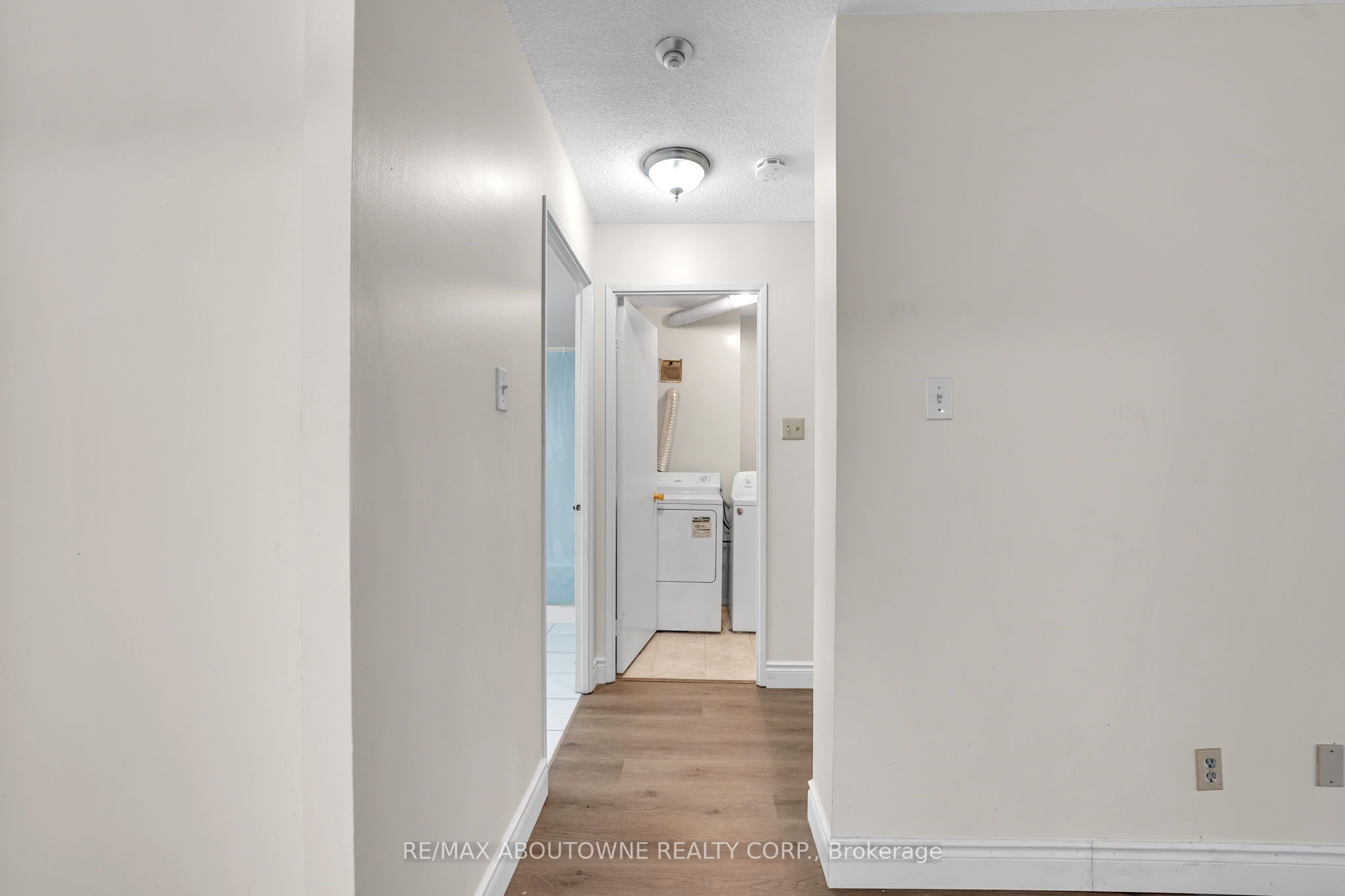 5 – 115 Hillcrest Avenue, Mississauga ‣ W12840080 5 – 115 Hillcrest Avenue, Mississauga ‣ W12840080