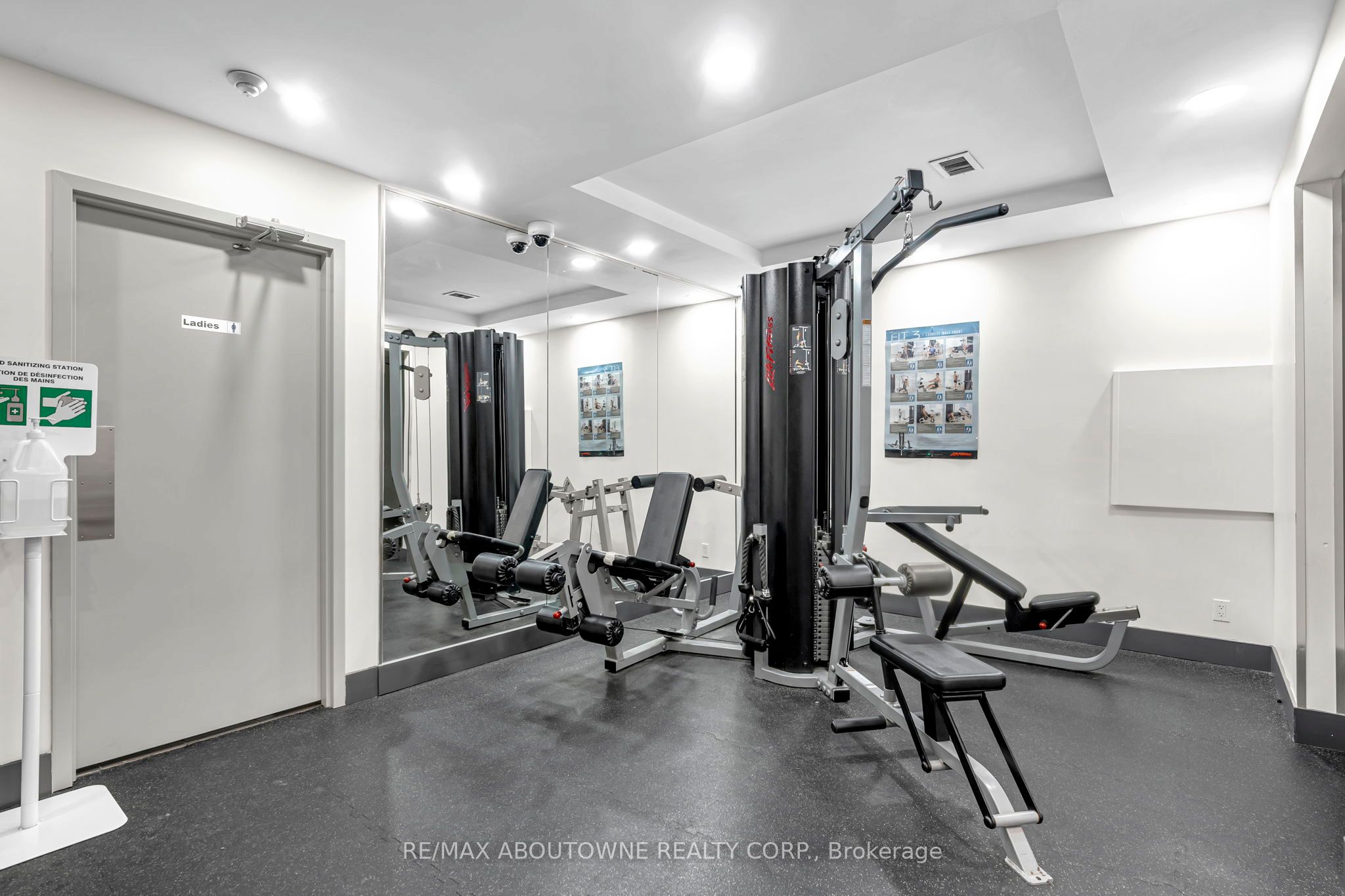 5 – 115 Hillcrest Avenue, Mississauga ‣ W12840080 5 – 115 Hillcrest Avenue, Mississauga ‣ W12840080