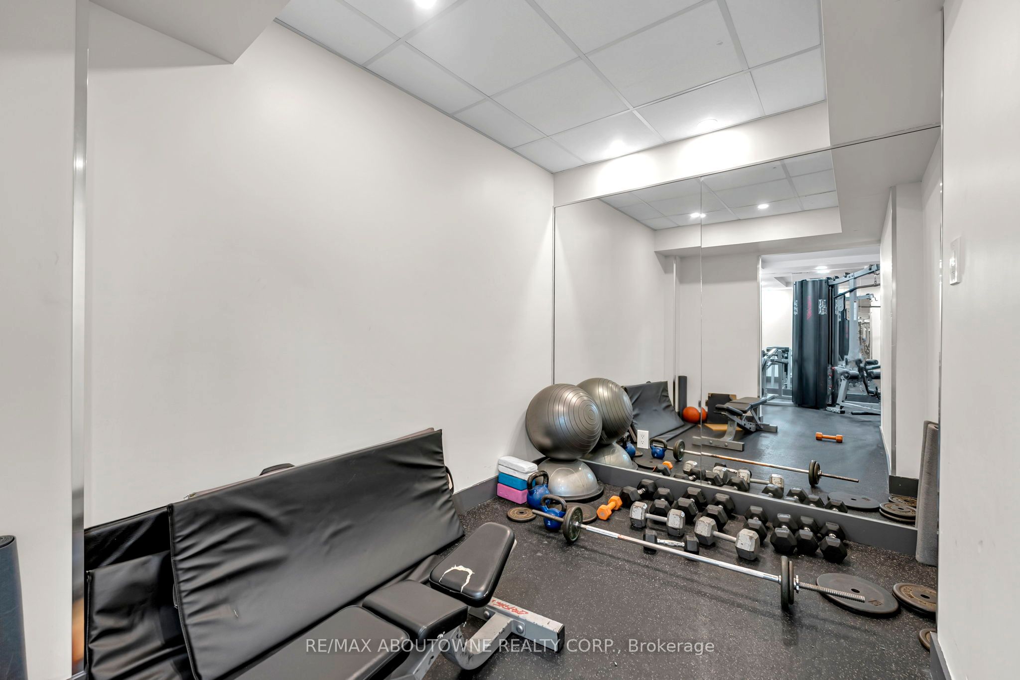 5 – 115 Hillcrest Avenue, Mississauga ‣ W12840080 5 – 115 Hillcrest Avenue, Mississauga ‣ W12840080