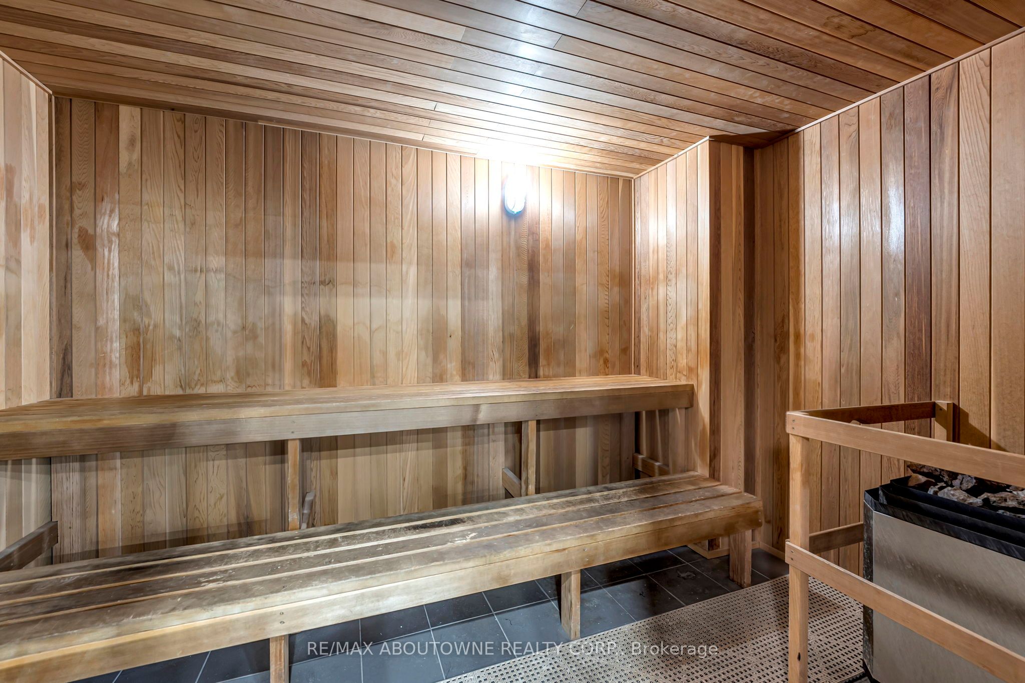 5 – 115 Hillcrest Avenue, Mississauga ‣ W12840080 5 – 115 Hillcrest Avenue, Mississauga ‣ W12840080