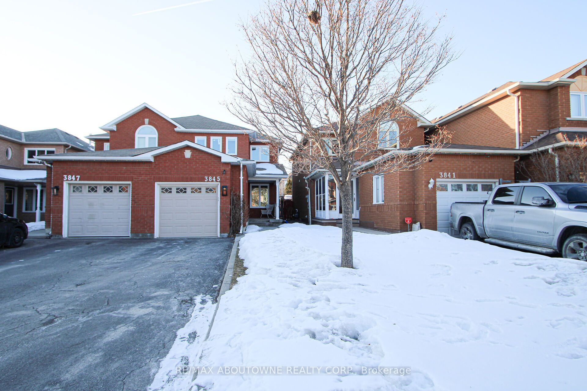 3845 Cedar Hedge Rise, Mississauga ‣ W12841434 3845 Cedar Hedge Rise, Mississauga ‣ W12841434
