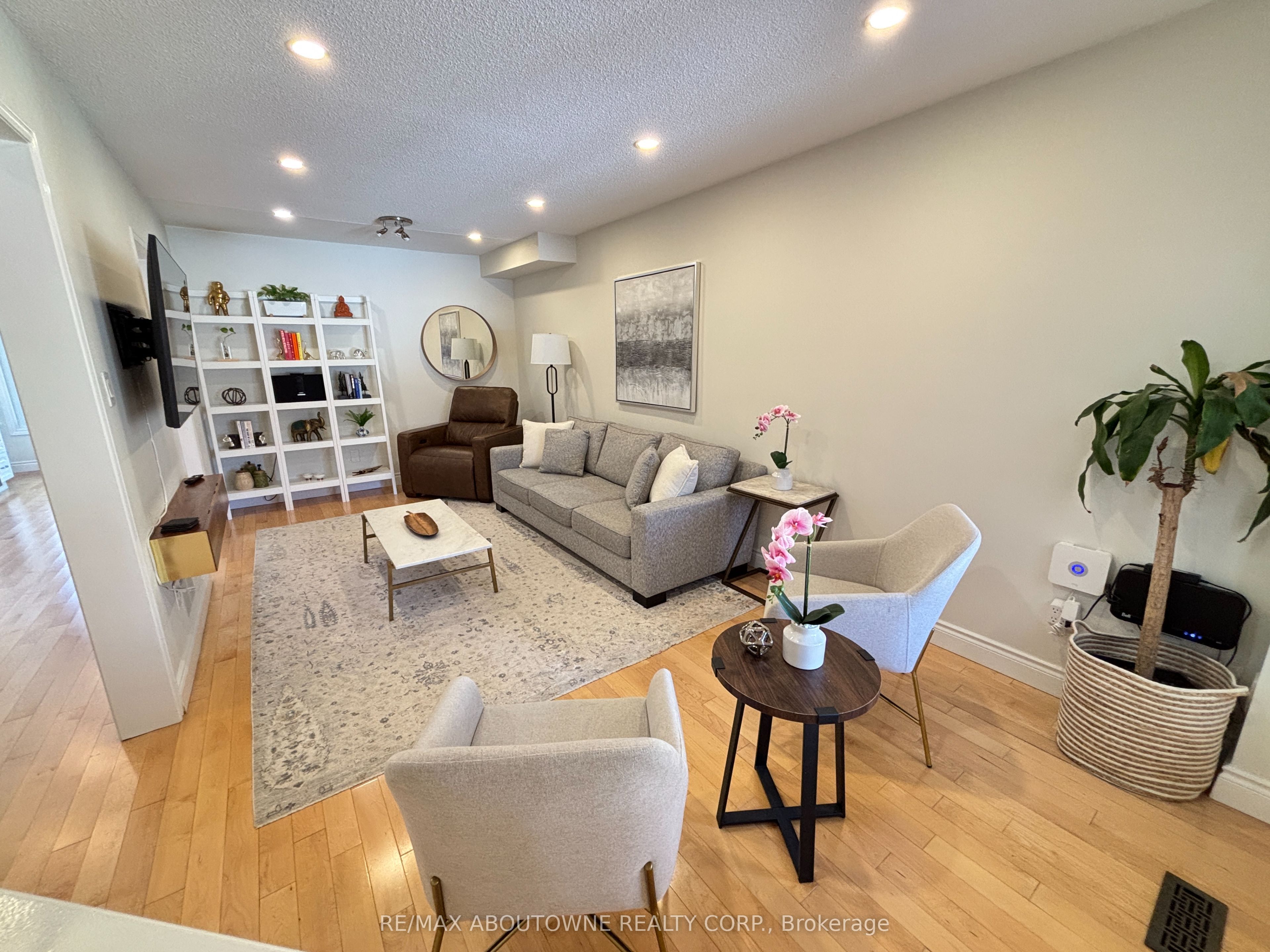 3845 Cedar Hedge Rise, Mississauga ‣ W12841434 3845 Cedar Hedge Rise, Mississauga ‣ W12841434