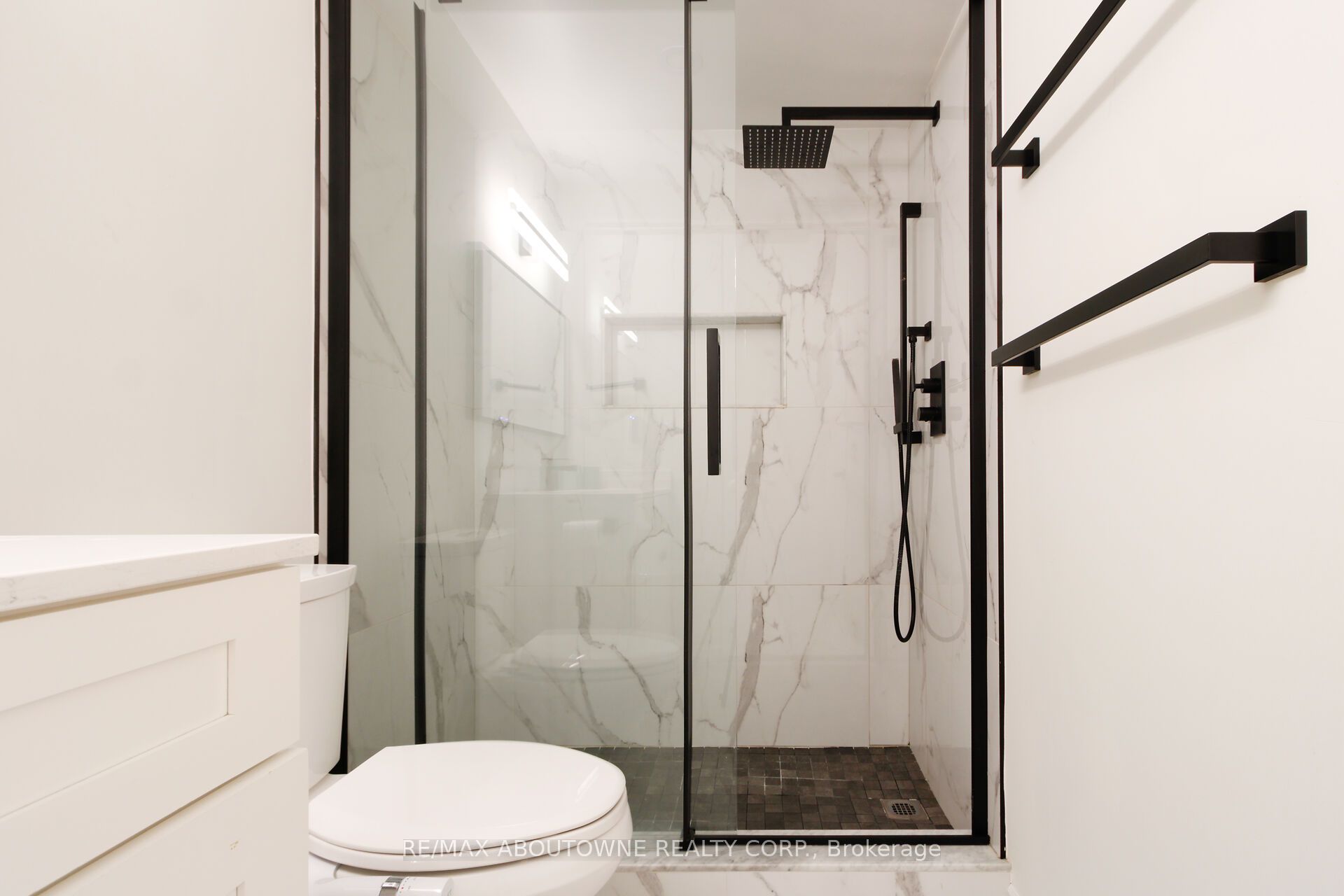 3845 Cedar Hedge Rise, Mississauga ‣ W12841434 3845 Cedar Hedge Rise, Mississauga ‣ W12841434