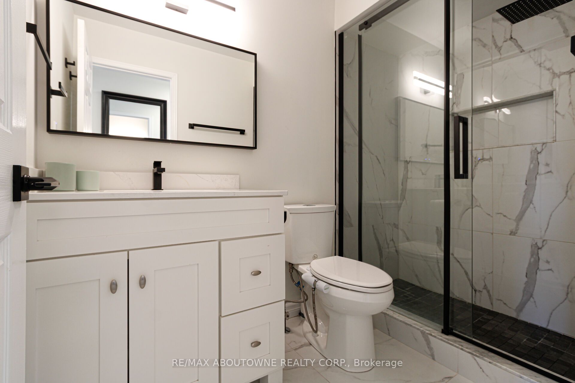 3845 Cedar Hedge Rise, Mississauga ‣ W12841434 3845 Cedar Hedge Rise, Mississauga ‣ W12841434