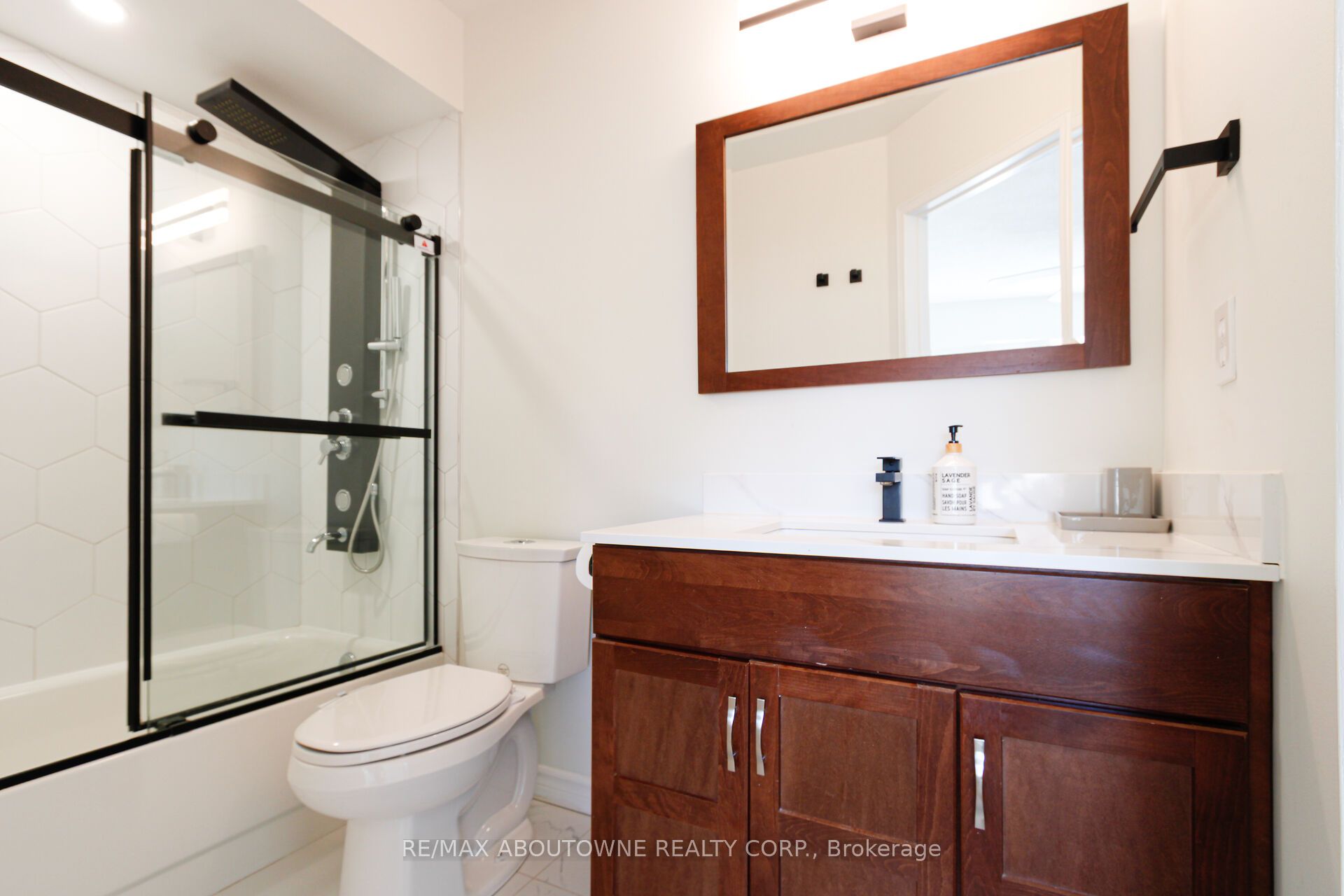 3845 Cedar Hedge Rise, Mississauga ‣ W12841434 3845 Cedar Hedge Rise, Mississauga ‣ W12841434