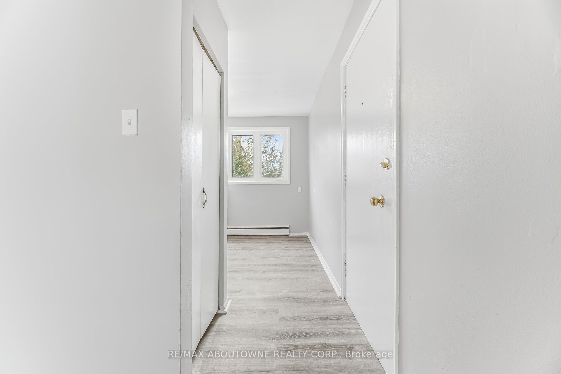 2320 Hixon Street, Oakville ‣ W12842286 2320 Hixon Street, Oakville ‣ W12842286