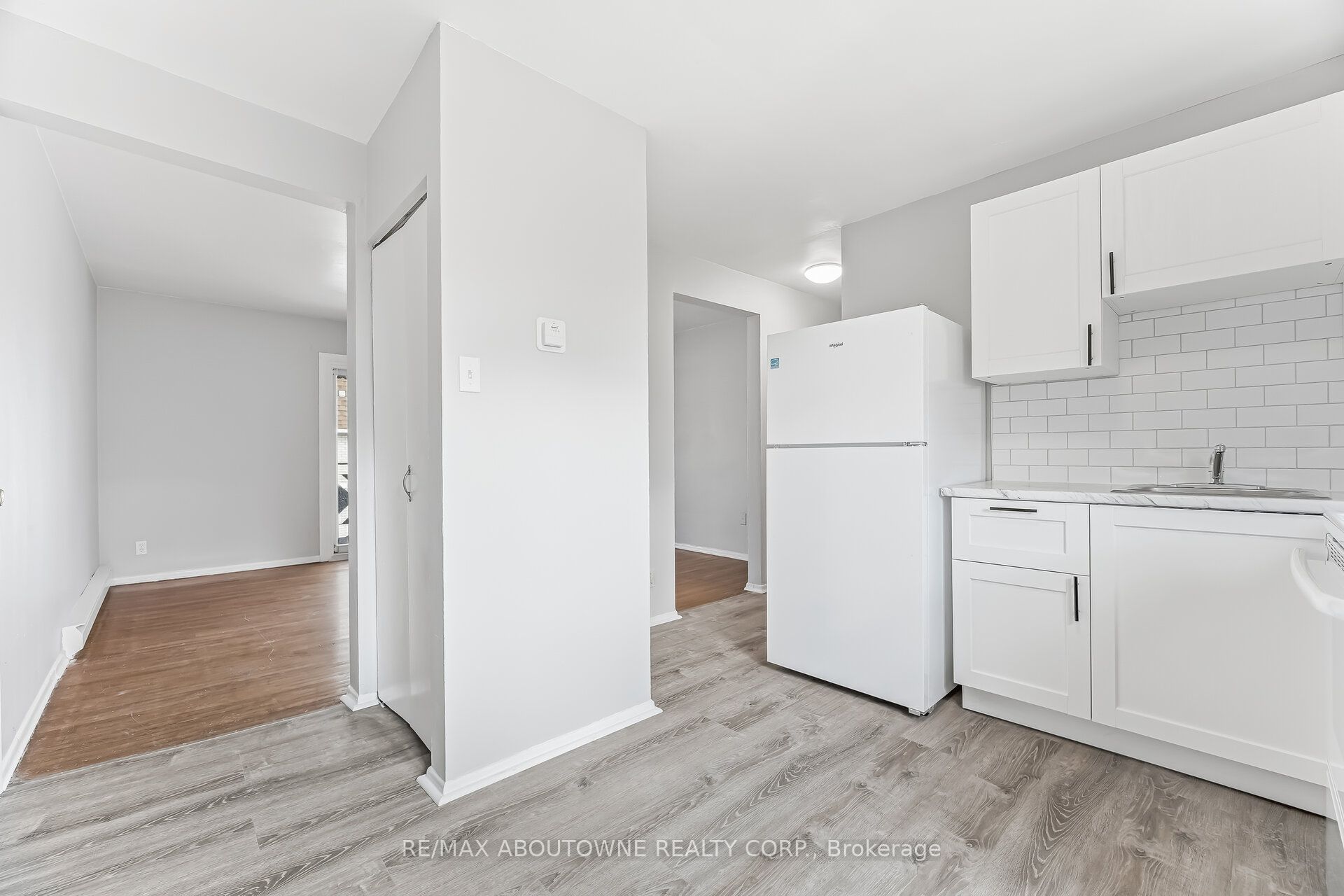 2320 Hixon Street, Oakville ‣ W12842286 2320 Hixon Street, Oakville ‣ W12842286