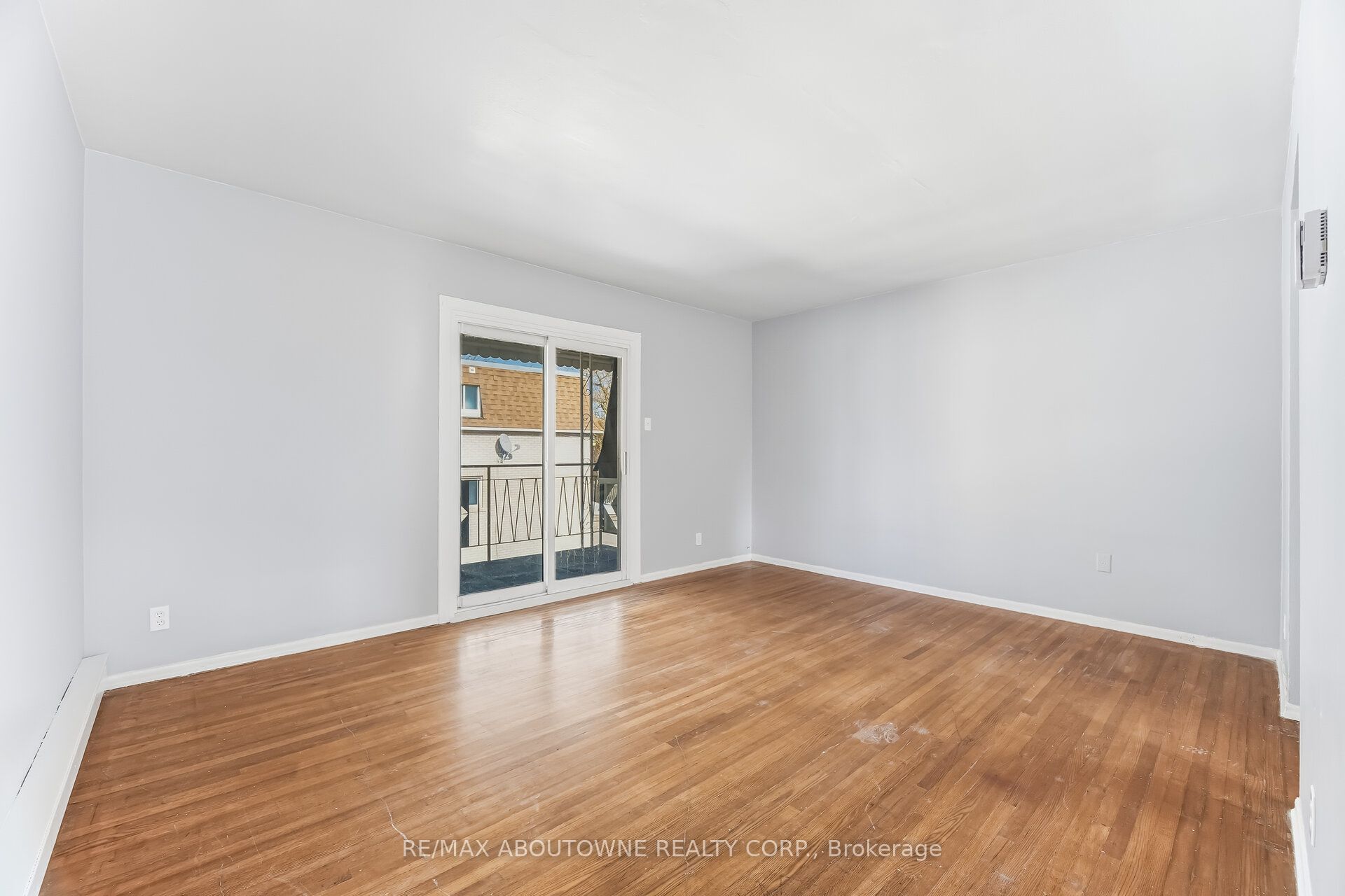 2320 Hixon Street, Oakville ‣ W12842286 2320 Hixon Street, Oakville ‣ W12842286