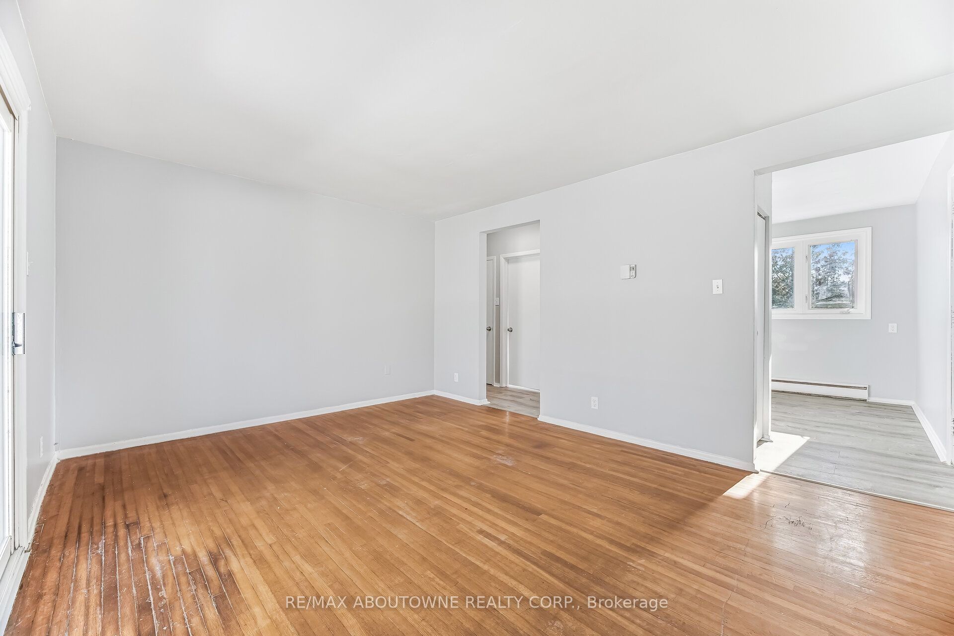 2320 Hixon Street, Oakville ‣ W12842286 2320 Hixon Street, Oakville ‣ W12842286