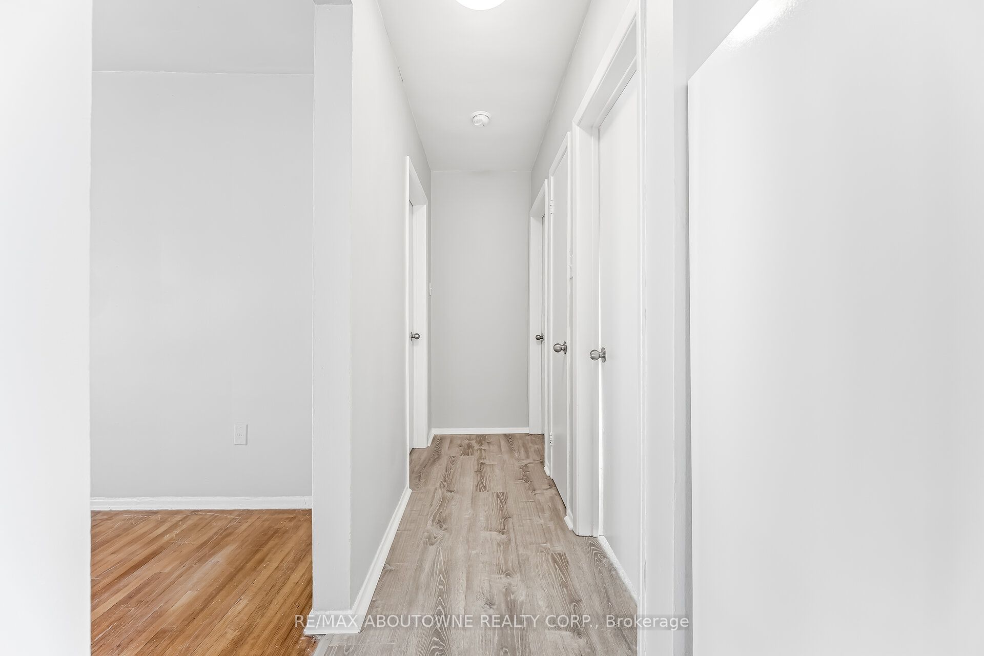 2320 Hixon Street, Oakville ‣ W12842286 2320 Hixon Street, Oakville ‣ W12842286