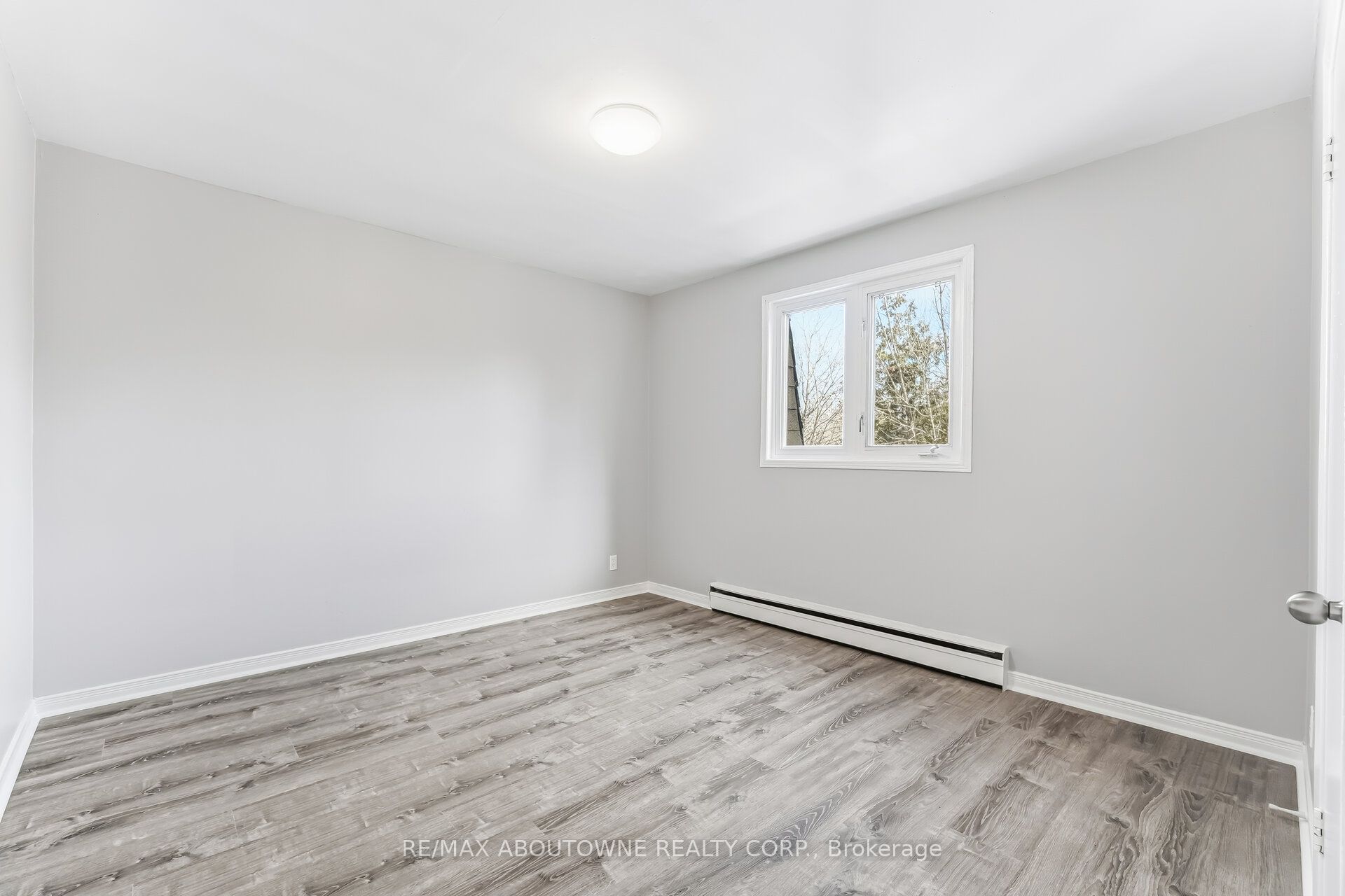 2320 Hixon Street, Oakville ‣ W12842286 2320 Hixon Street, Oakville ‣ W12842286