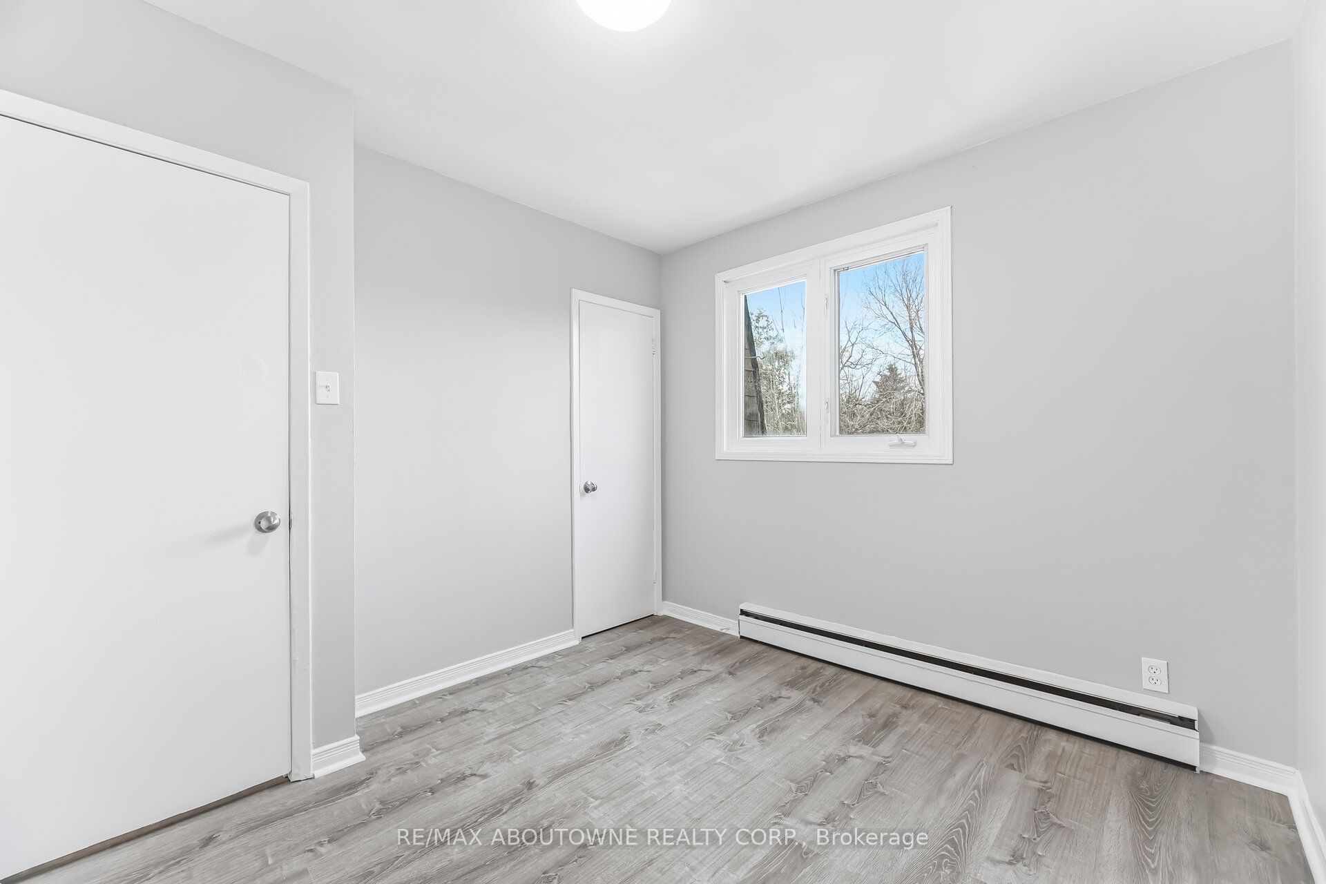 2320 Hixon Street, Oakville ‣ W12842286 2320 Hixon Street, Oakville ‣ W12842286