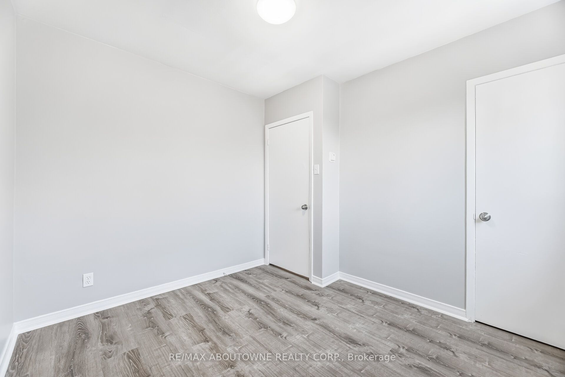 2320 Hixon Street, Oakville ‣ W12842286 2320 Hixon Street, Oakville ‣ W12842286