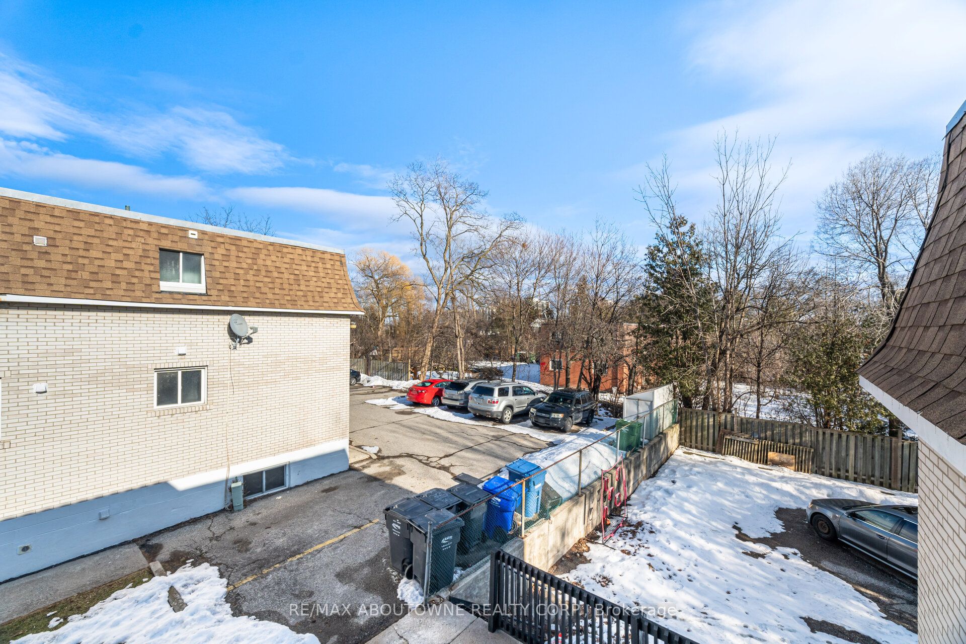 2320 Hixon Street, Oakville ‣ W12842286 2320 Hixon Street, Oakville ‣ W12842286