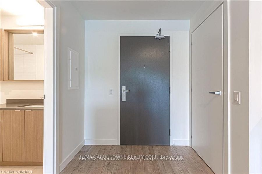 B0822 – 133 Bronte Road, Oakville ‣ W12845268 B0822 – 133 Bronte Road, Oakville ‣ W12845268